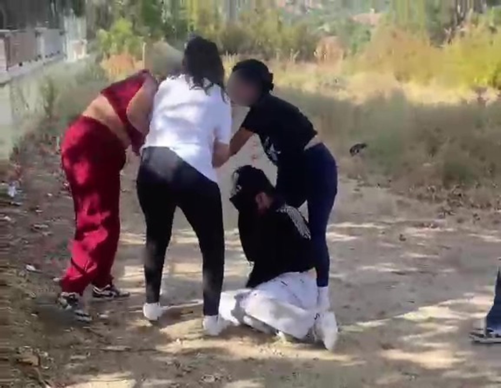 Akran zorbalığı: Isladılar, darp ettiler, saçından tutup sürüklediler