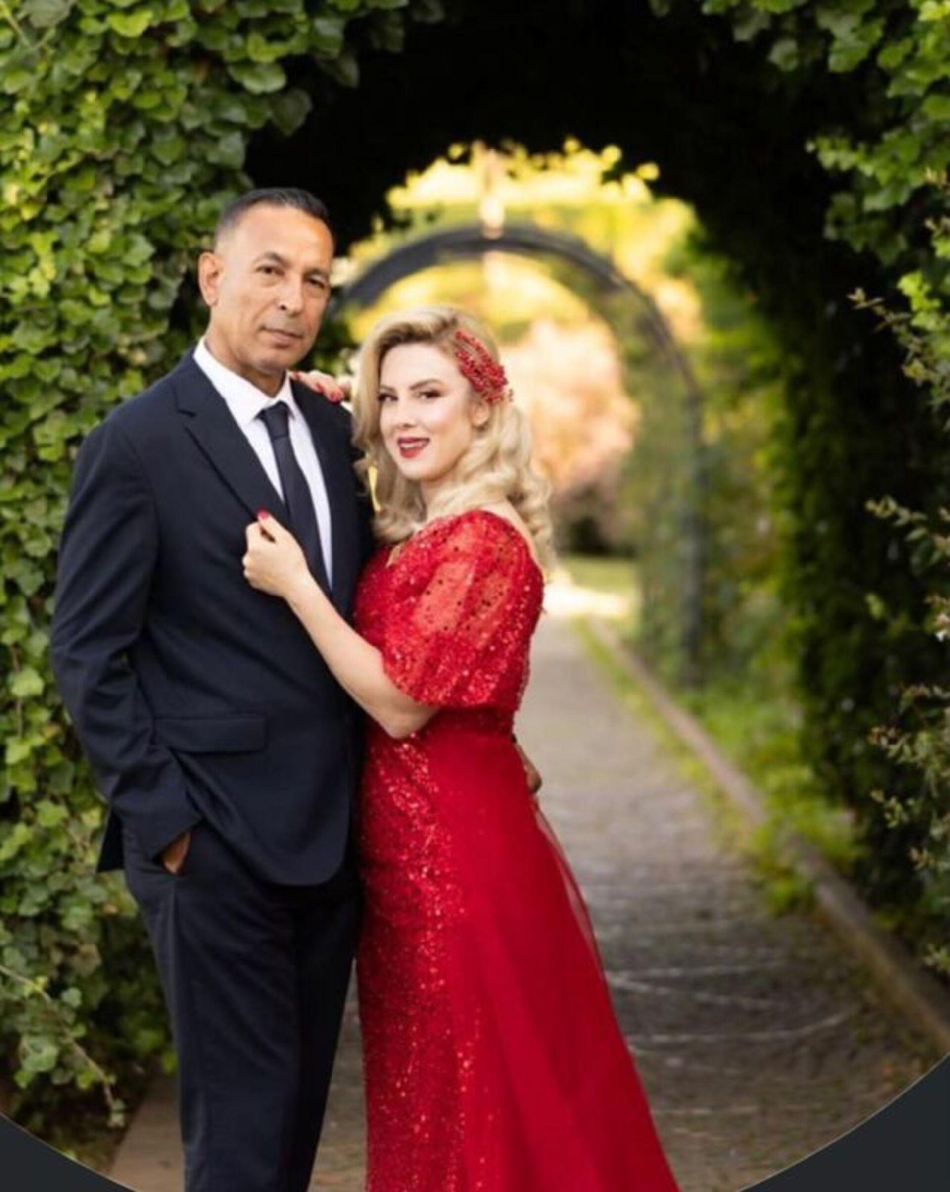 Gülşah Oktay and Aydın Yediparmak are seen posing together.