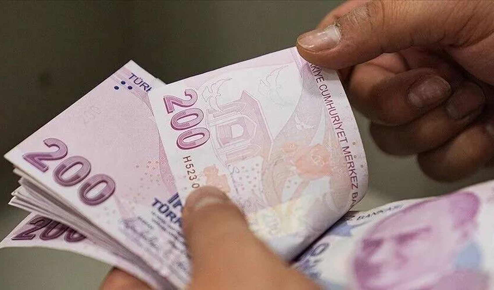 Memur ve emekli zammında seyyanen artış gündemi: Vedat Işıkhan'dan kritik açıklama