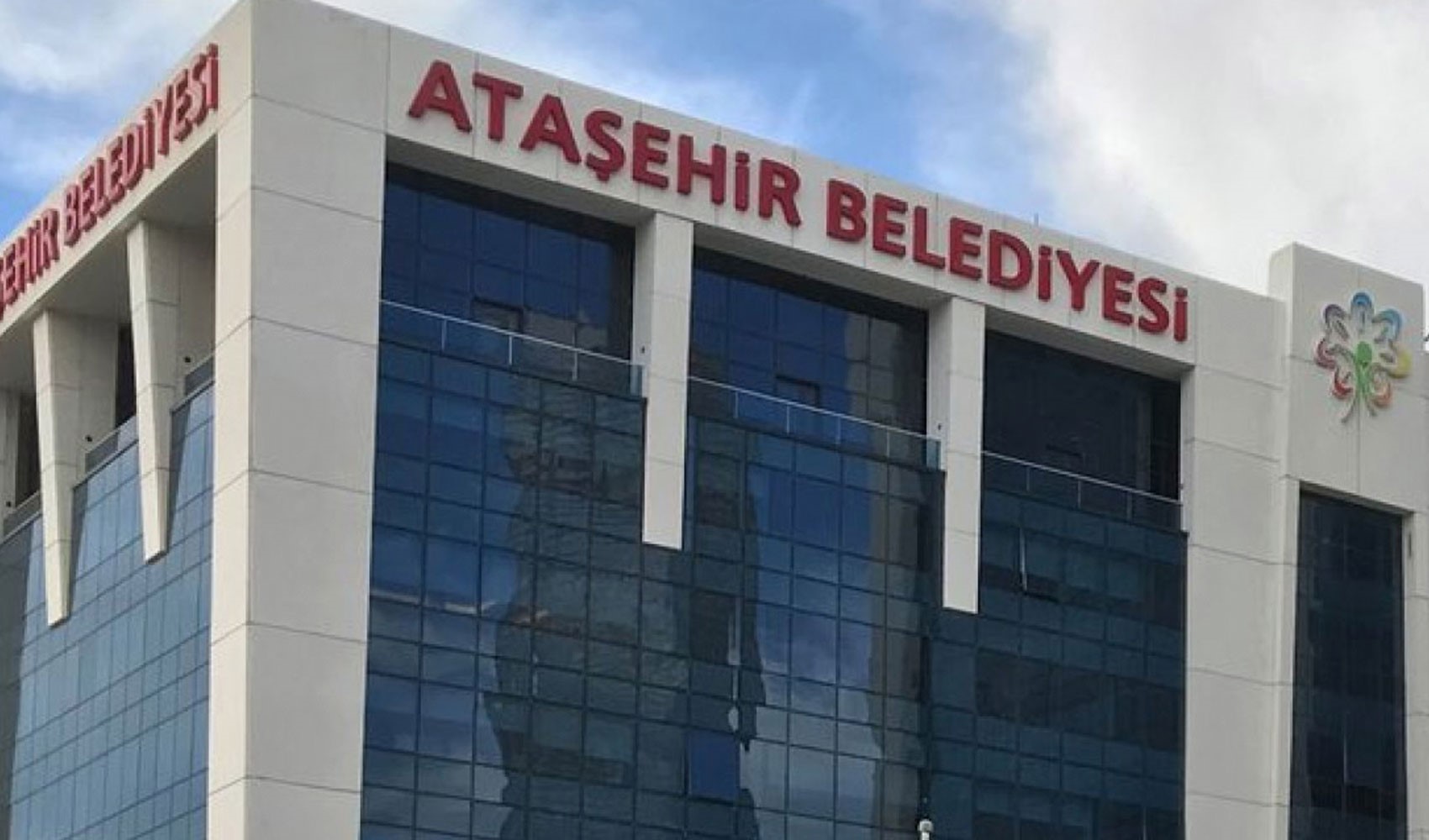 Son Dakika... Ataşehir'deki muhalefetsiz seçimi AKP'nin adayı kazandı