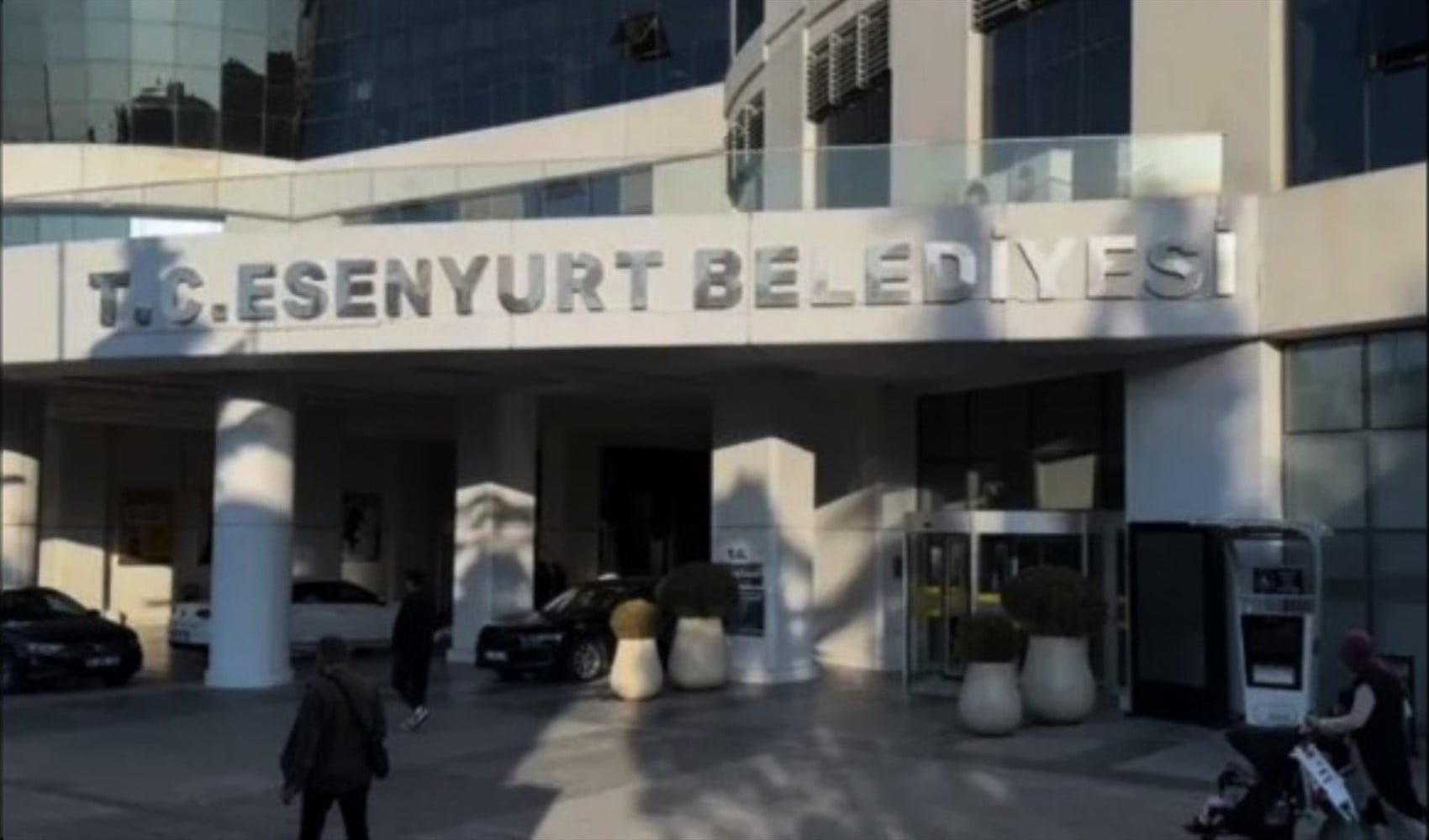 Esenyurt Belediyesi'ne yönelik soruşturmada 9 şüpheli tutuklandı