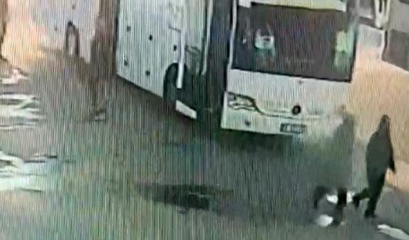Emergono nuove immagini dell'incidente d'autobus a Manisa in cui hanno perso la vita 11 persone