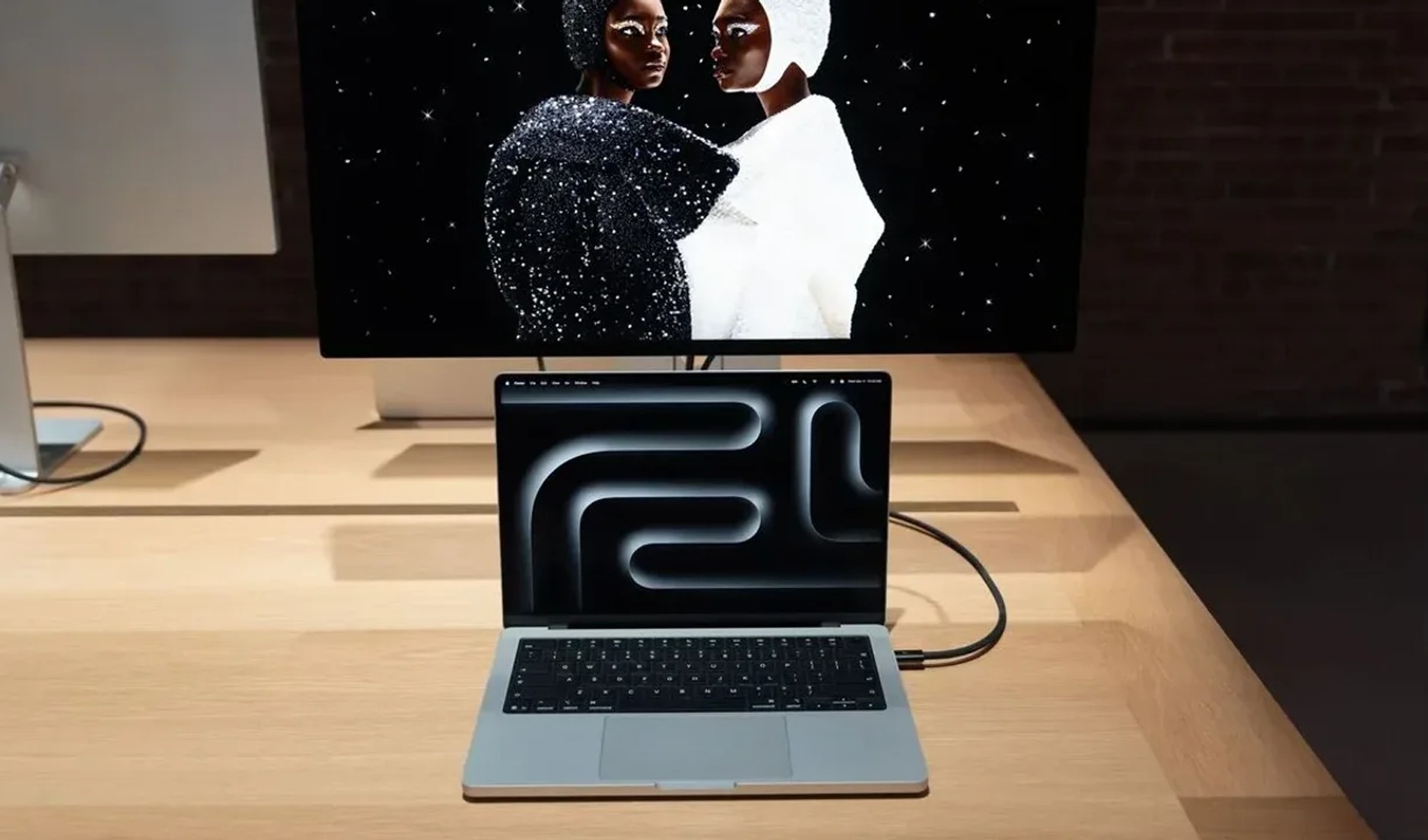 M7 işlemcili MacBook Pro için tarih verildi