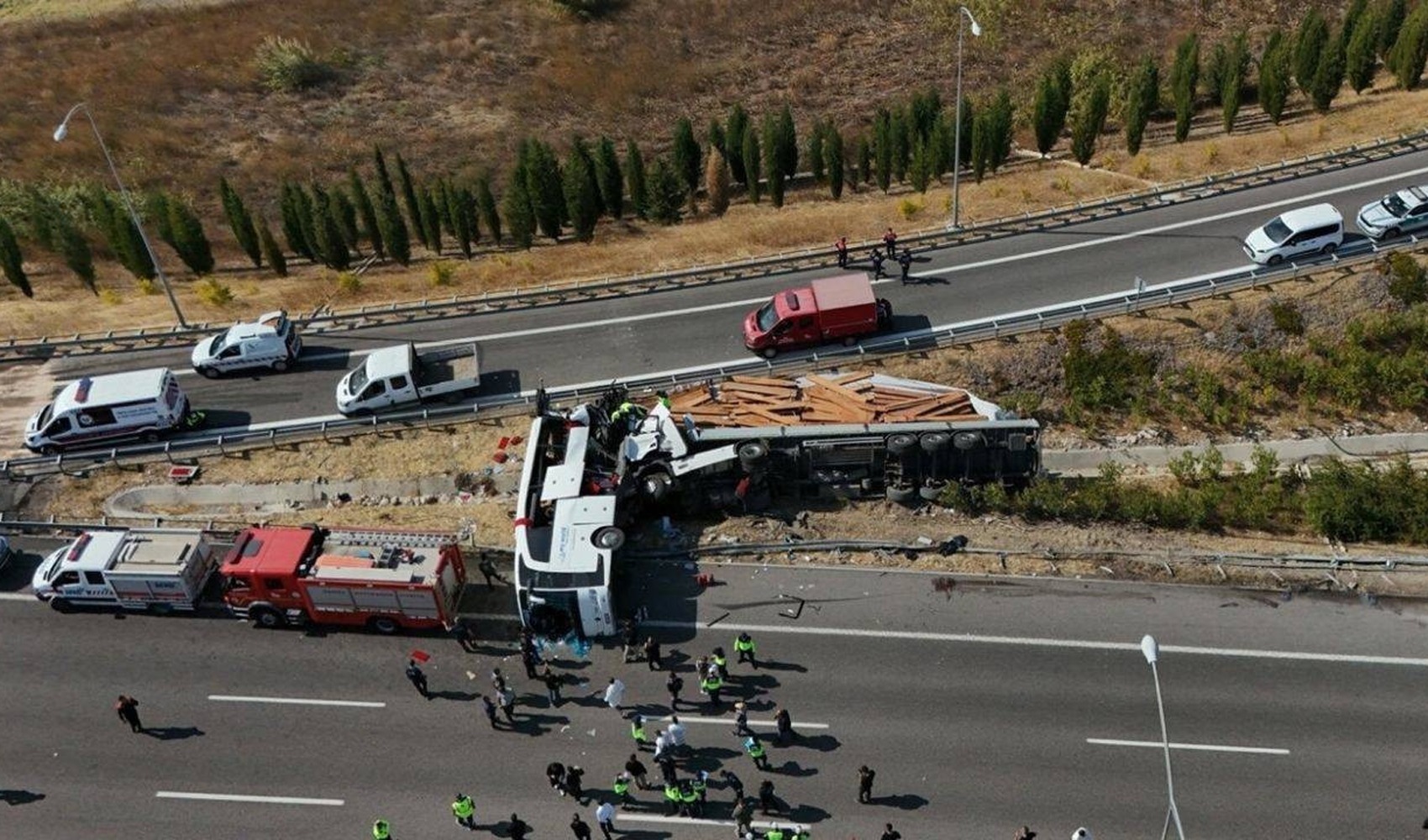 11 persone avevano perso la vita: emergono le testimonianze degli autisti nel tragico incidente di Manisa