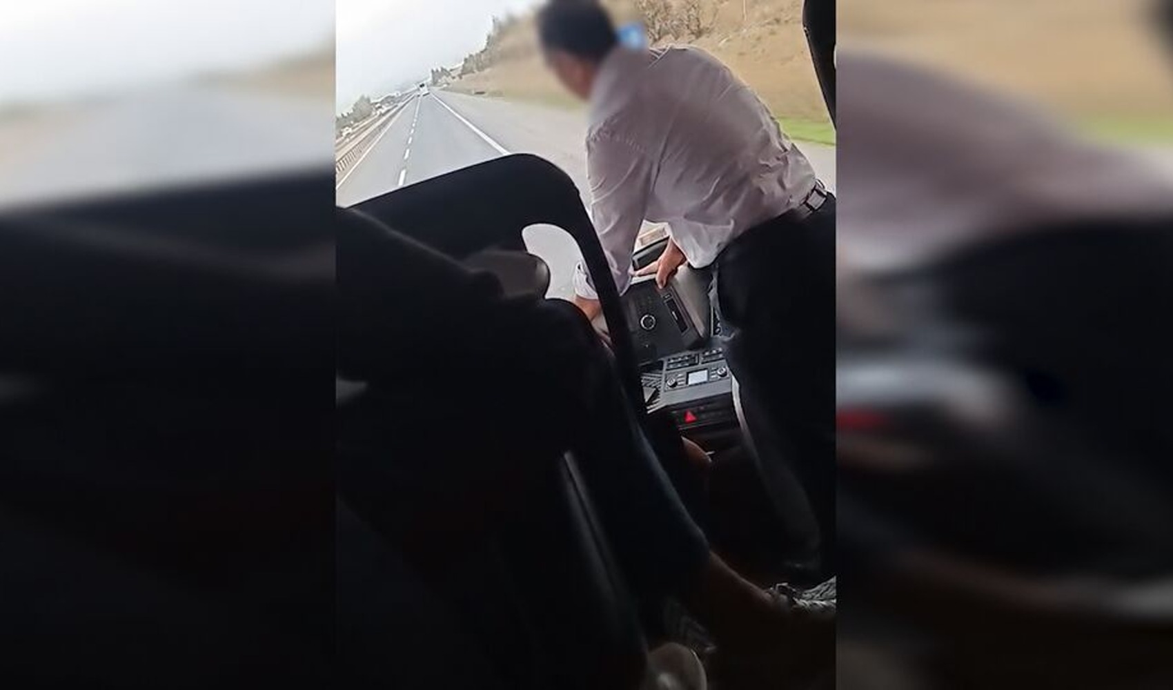 Scandalous scene on Van-Bursa route! Drivers swapped while the bus was moving