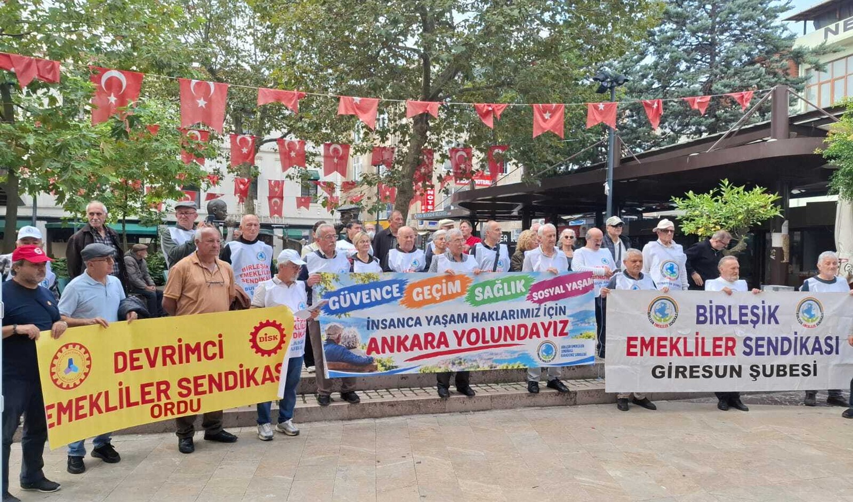 Emeklilerin Ankara yürüyüşü Ordu’da! TBMM'ye gedecekler