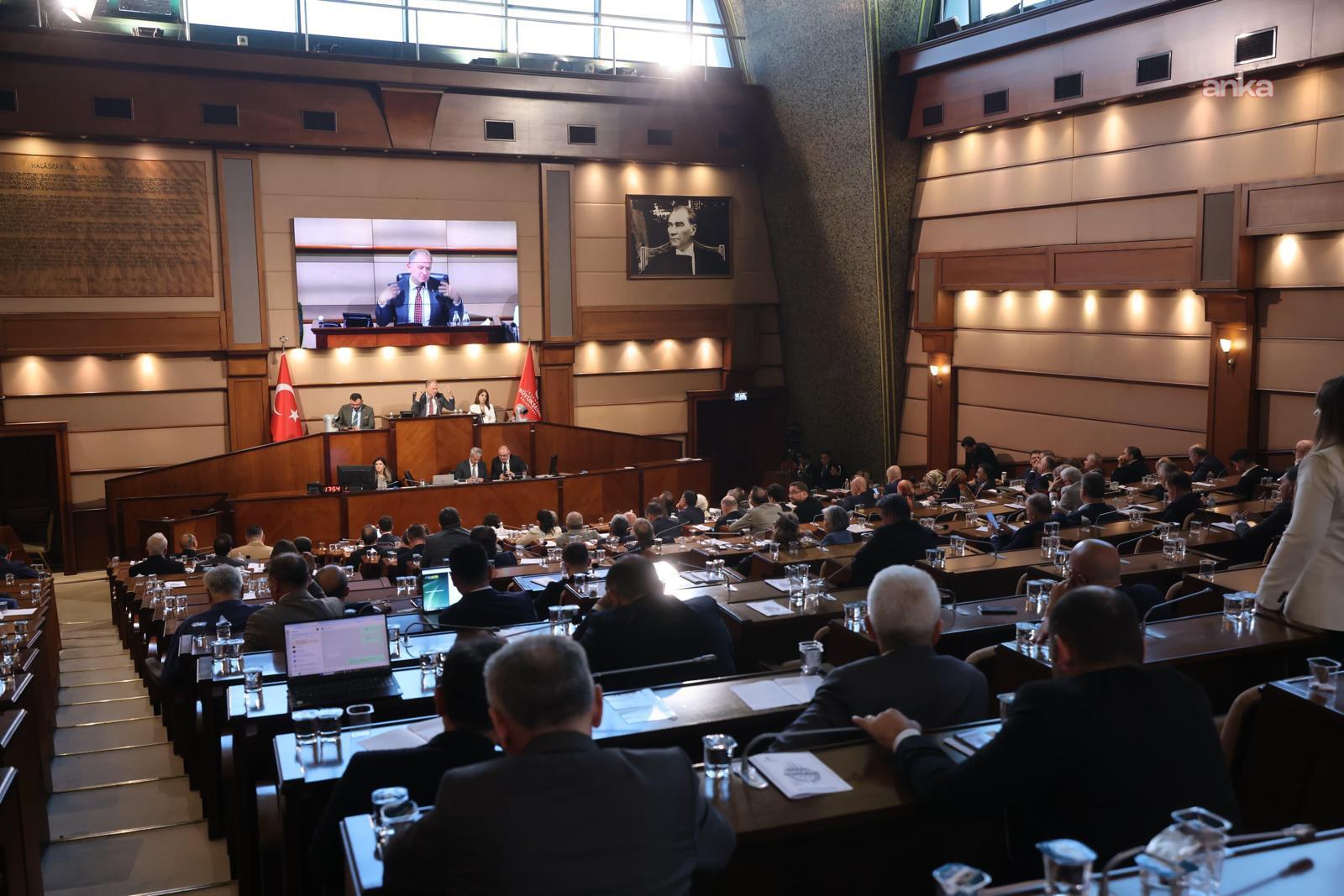 Immagine della seduta scattata con un grandangolo nella sala dell'Assemblea dell'IMM.