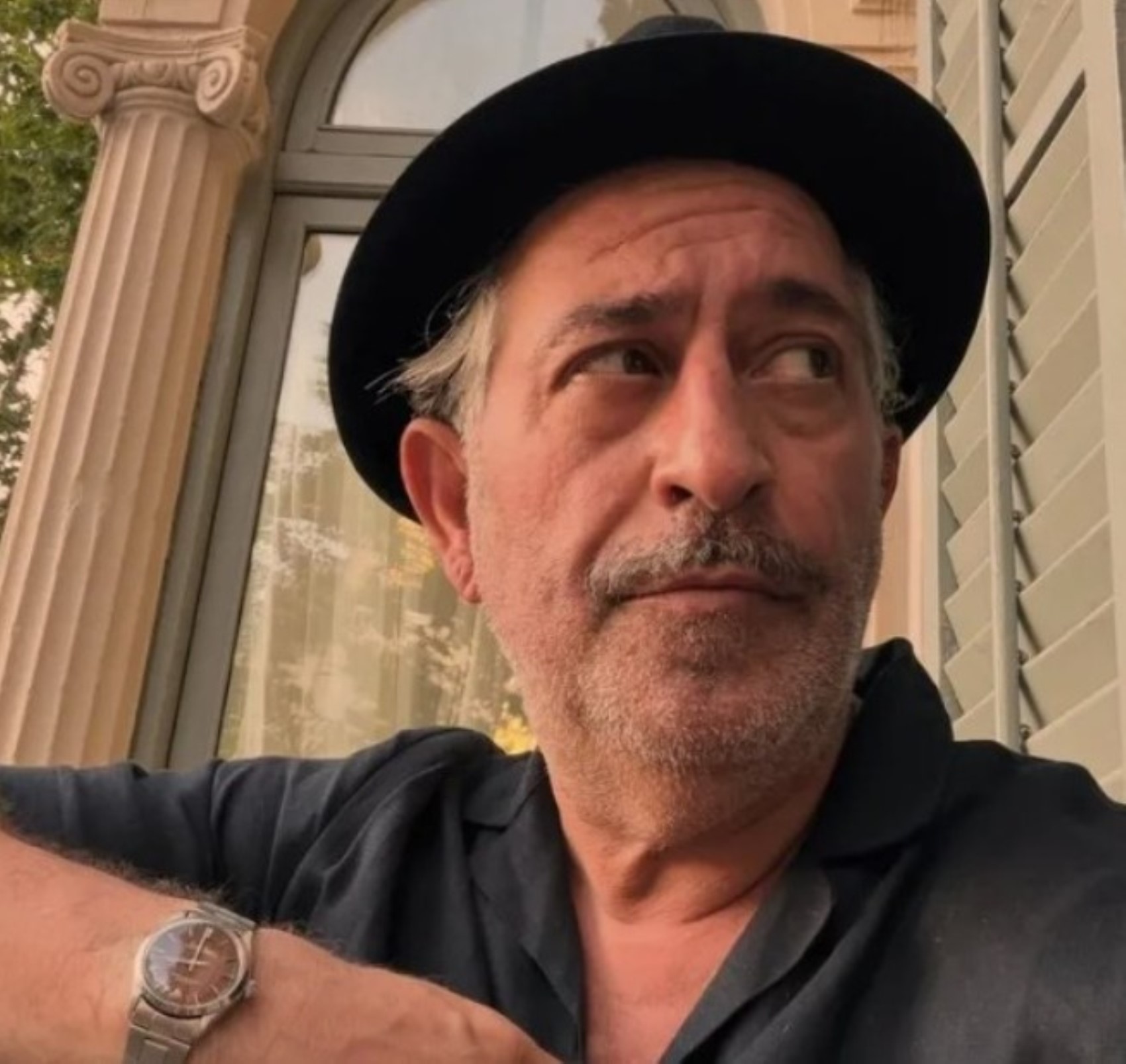 Cem Yılmaz hayatını kurtaran hastanede: Serserilik yapmıyorum