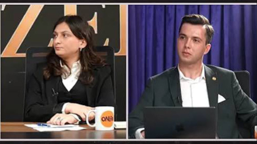 Screenshot dalla trasmissione YouTube a cui hanno partecipato Ebru Eroğlu e İzzet Talip Akarsu.