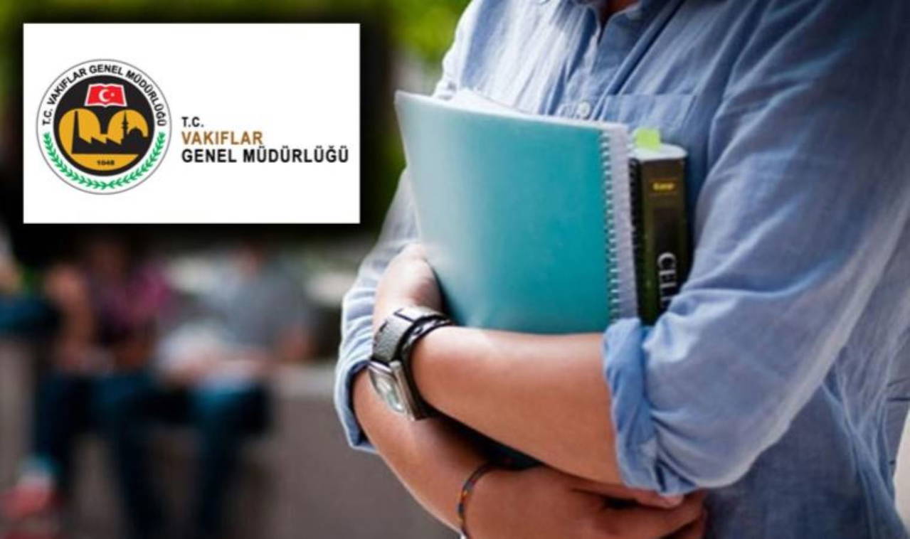 Vakıflar Genel Müdürlüğü logosu ve elinde defter taşıyan bir öğrenci görseli.
