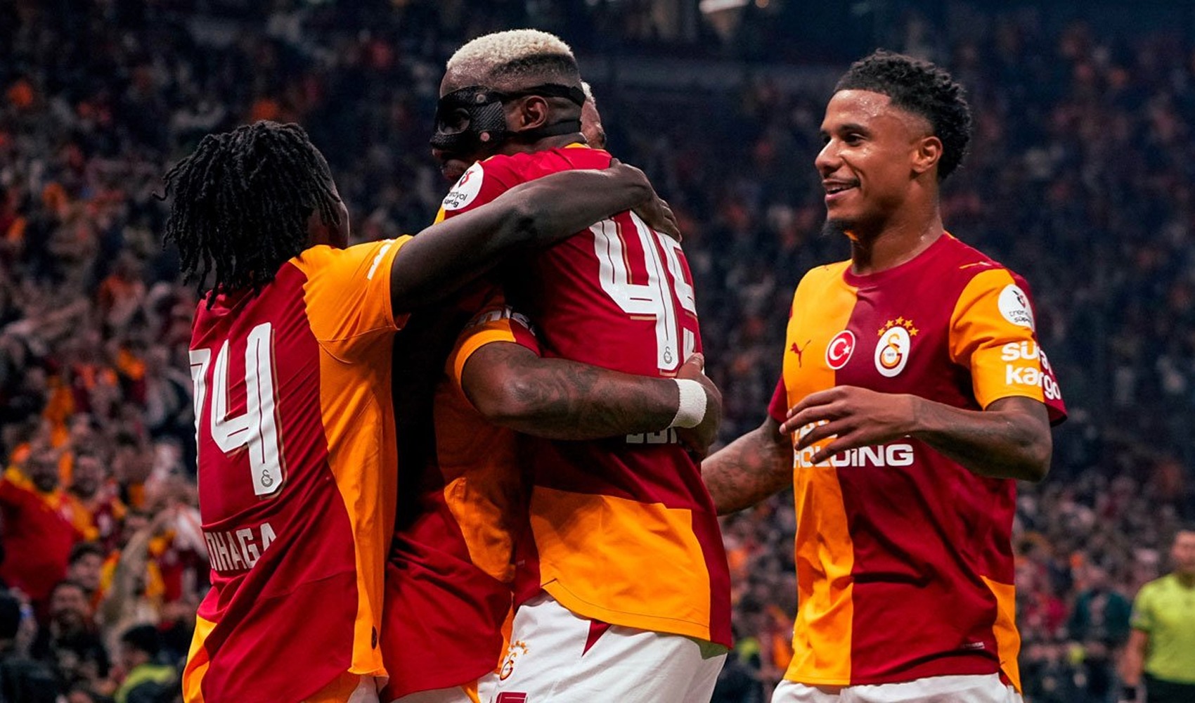 Annunciata la formazione del Galatasaray contro il Barcellona: Okan Buruk punta su Osimhen