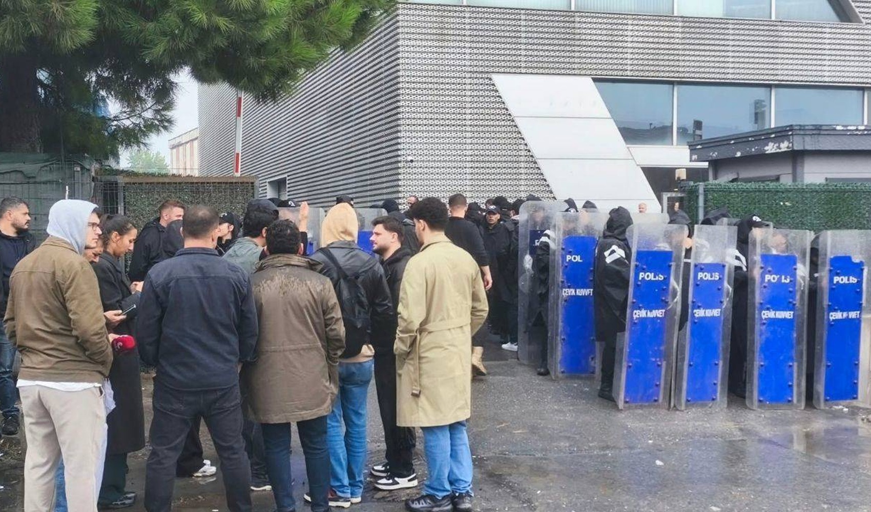 Halk TV’ye kayyum atanması uluslararası basında: Basın özgürlüğü vurgusu öne çıktı