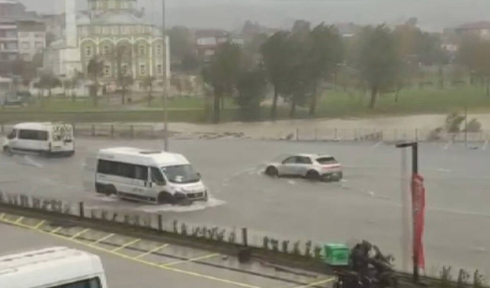 İBB’den İstanbul için sağanak ve trafik uyarısı