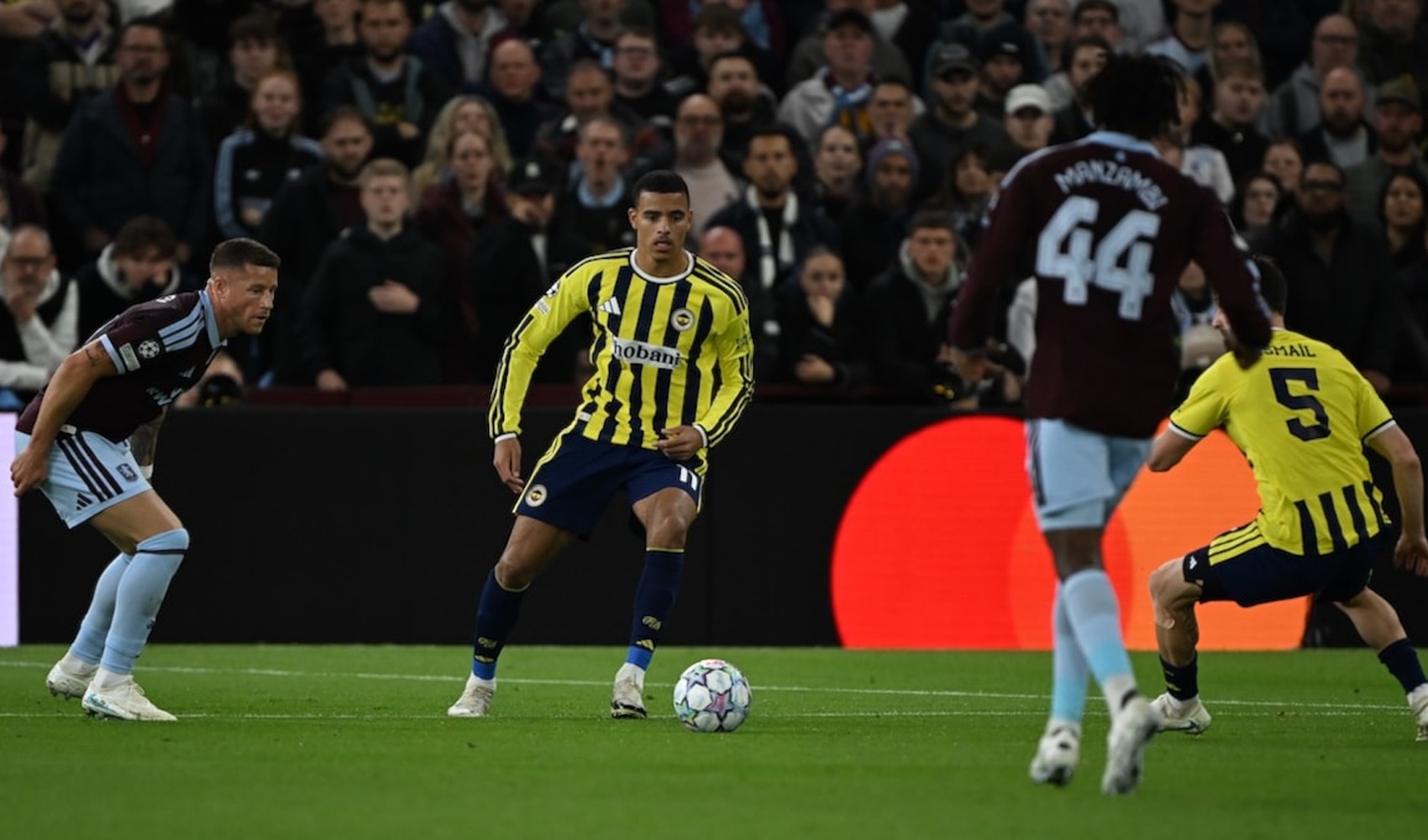 Greenwood’a İngiltere’de tribün protestosu