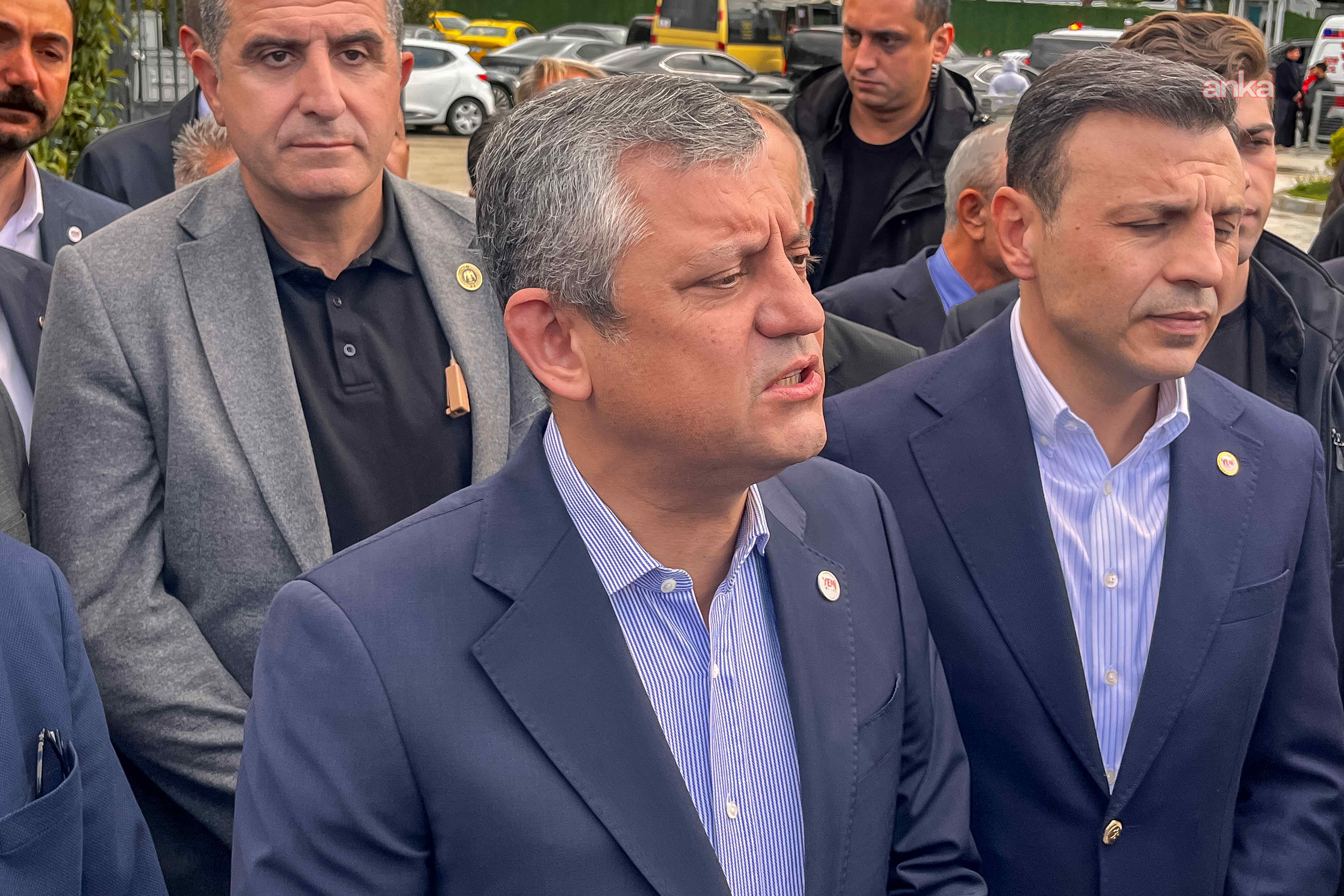 Özgür Özel’in Silivri’de yakın plan görüntüsü.
