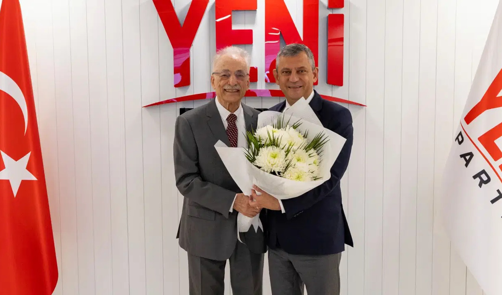Murat Karayalçın’ın CHP’den istifa ederek YENİ Parti’ye katıldığı bildirildi