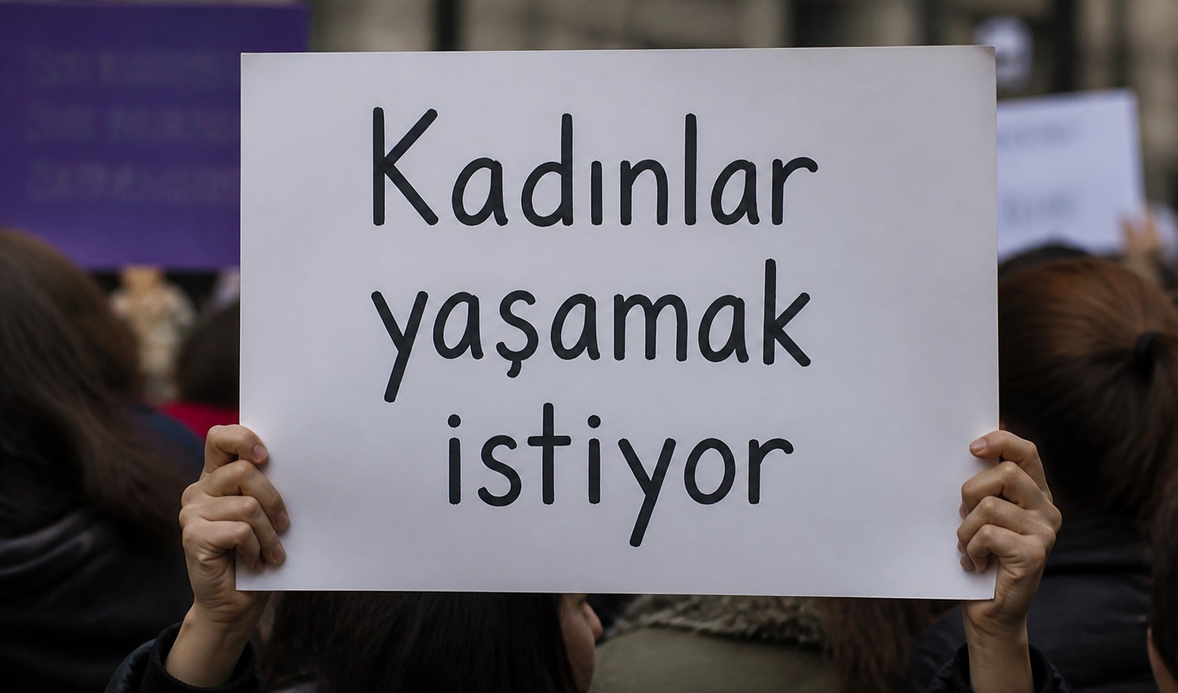 İzmir Çeşme’de tabancayla vurulan Pınar Güneş hayatını kaybetti