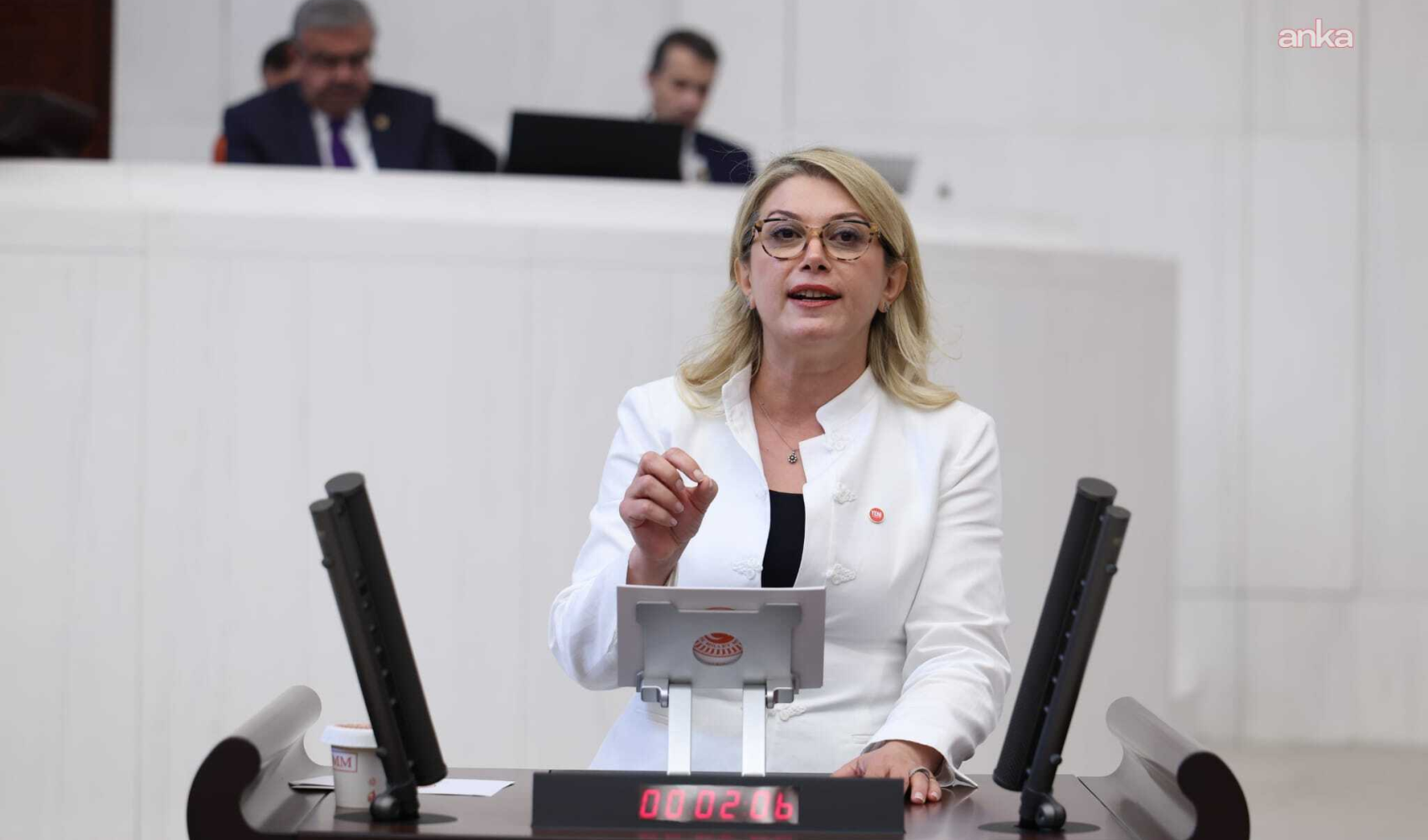 Asu Kaya’dan kadın çiftçiler için sigorta primi ve her köye kreş vaadi