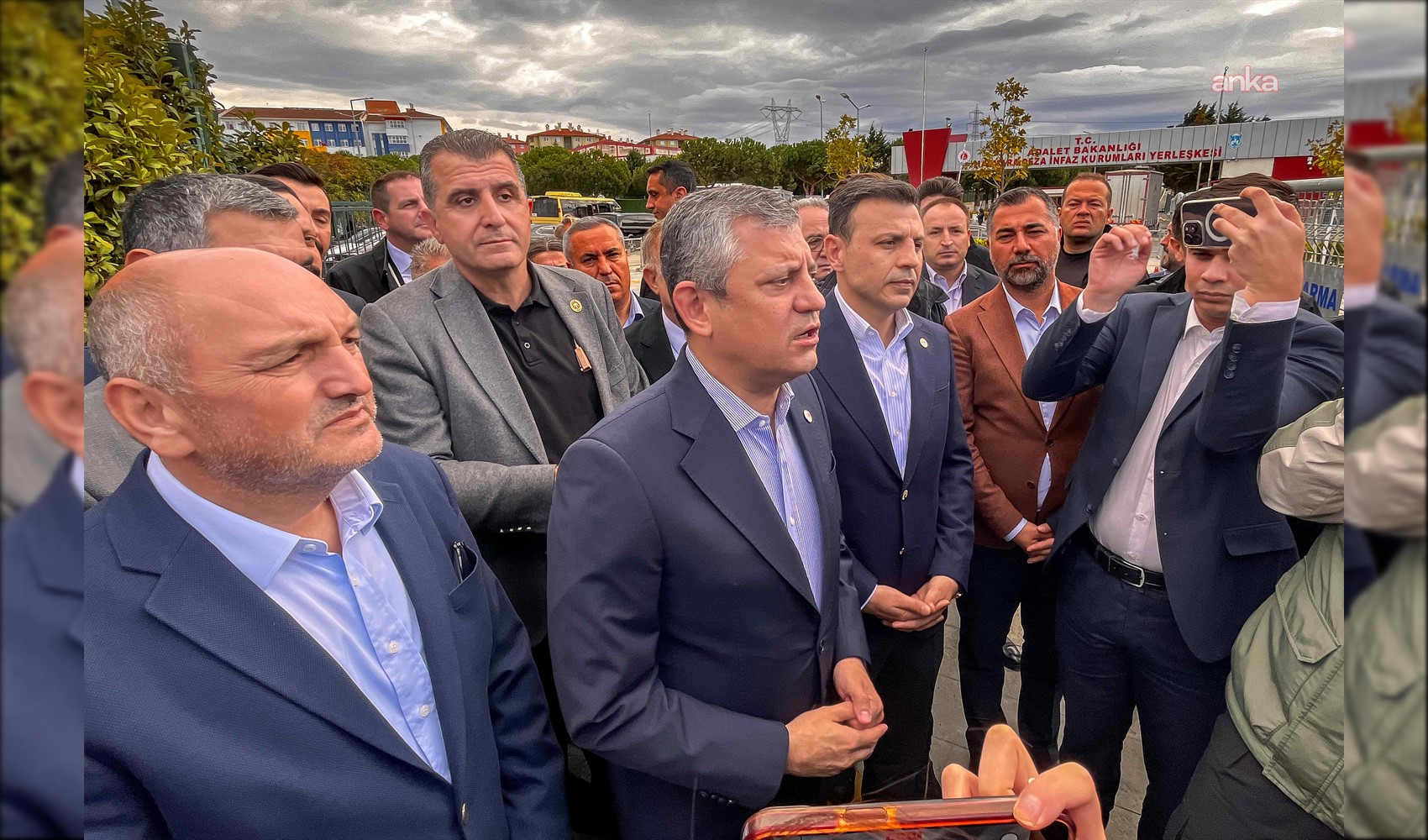 Özgür Özel Silivri’de konuştu: Televizyon kapatarak ülkenin iradesi zapt edilemez