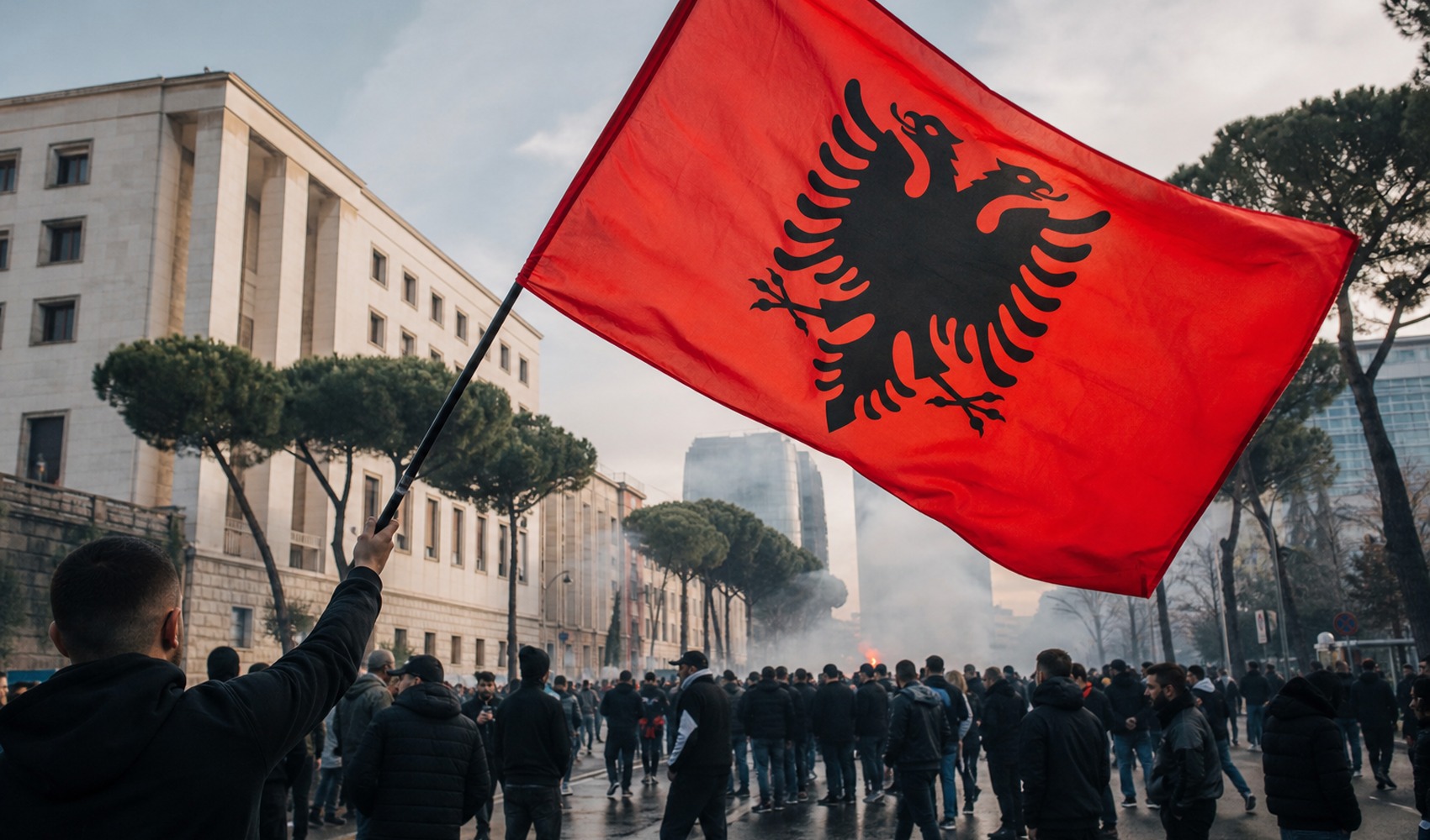 Arnavutluk’ta öğrenci protestoları üçüncü gününde yayıldı: Tiran’da polisle göstericiler çatıştı