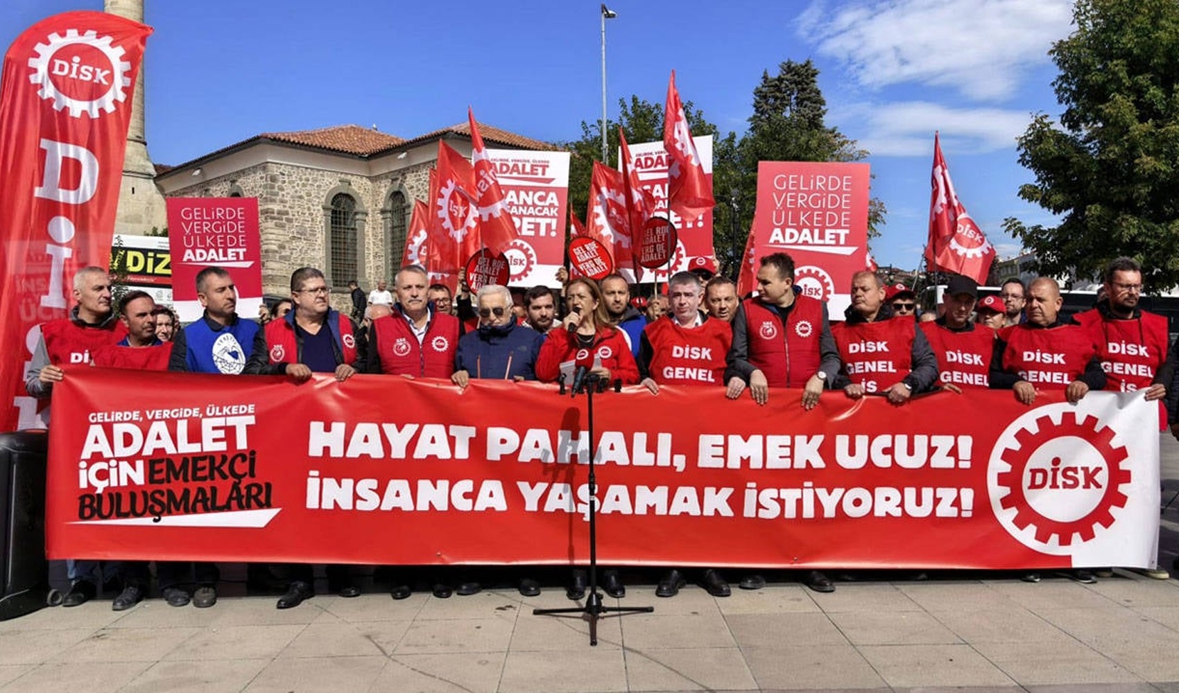 DİSK’in Emekçi Buluşması Tekirdağ’da yapıldı: Çerkezoğlu’ndan gelir ve vergi adaleti çağrısı