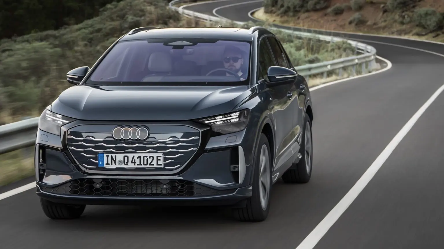 Yeni Audi Q4 e-tron Türkiye’de satışta: Elektrikli SUV’un tasarımı, menzili ve şarj detayları