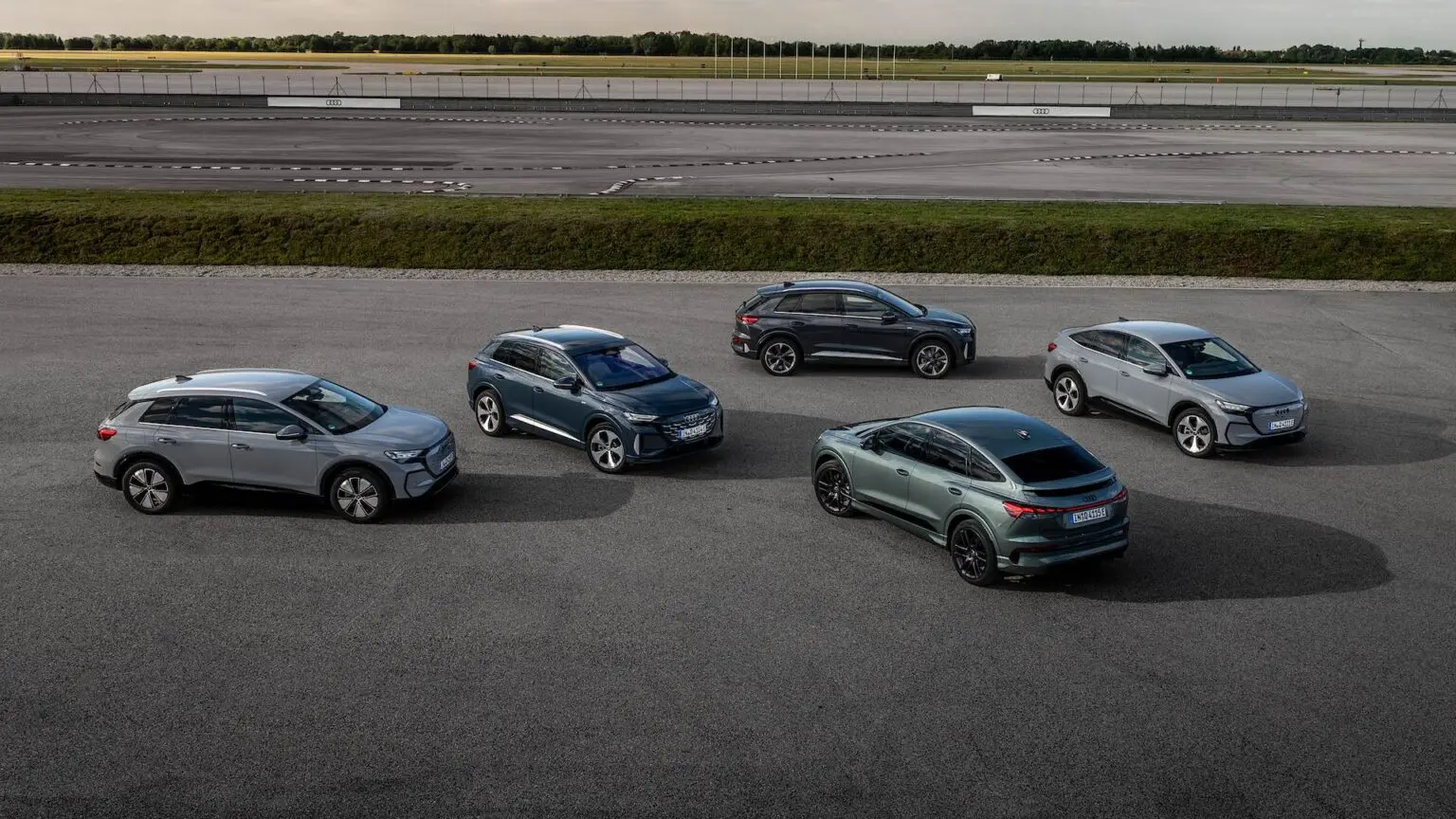 Yeni Audi Q4 e-tron Türkiye’de satışta: Elektrikli SUV’un tasarımı, menzili ve şarj detayları