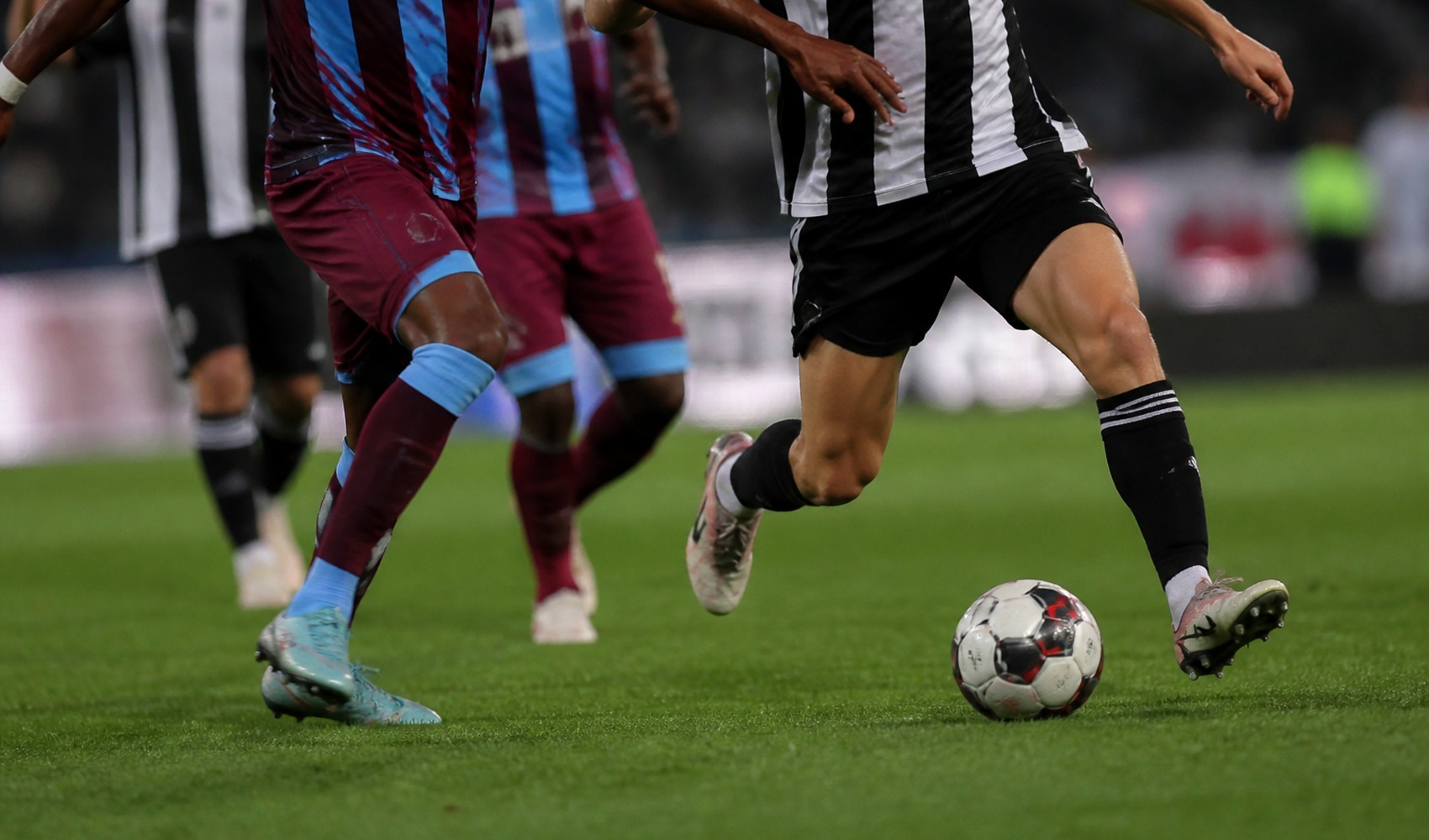 Trabzonspor-Beşiktaş maçının tarihi, saati ve yayın kanalı belli oldu