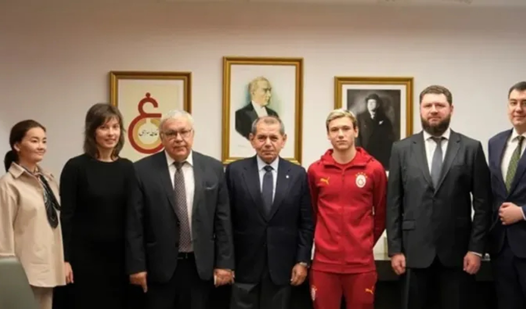 Galatasaray’da Rus heyetinden Dursun Özbek’e ziyaret