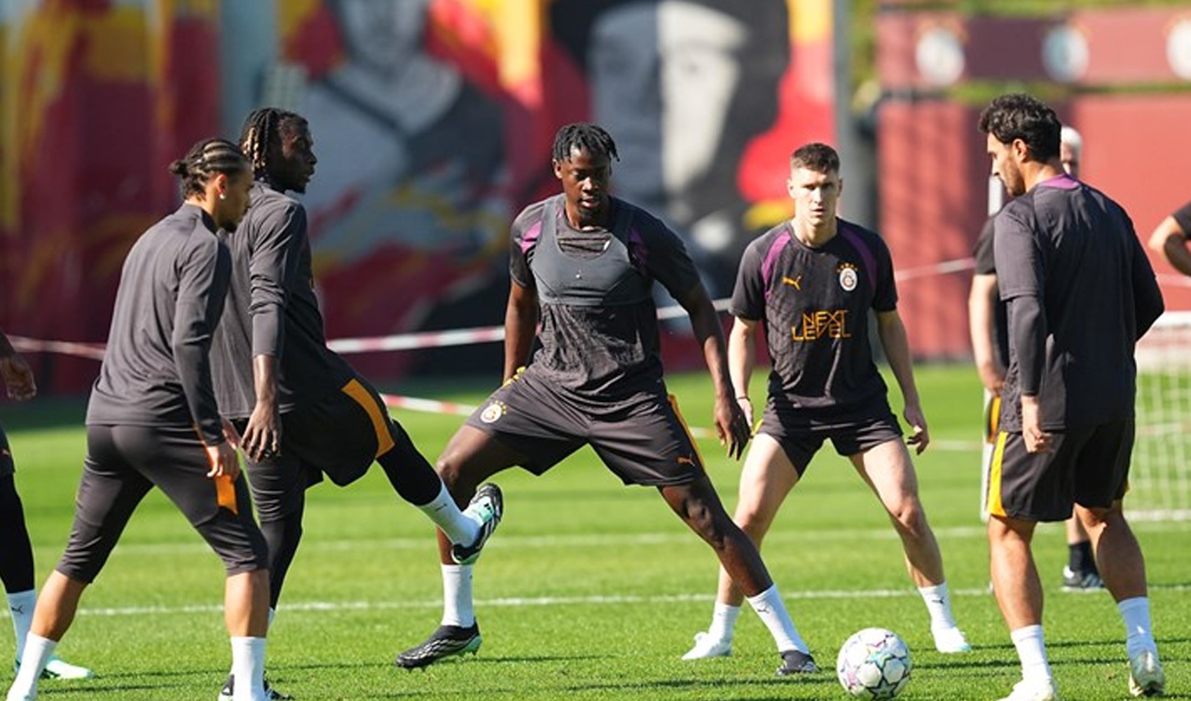 Galatasaray’da maliyeti yüksek 3 futbolcunun bileti kesildi