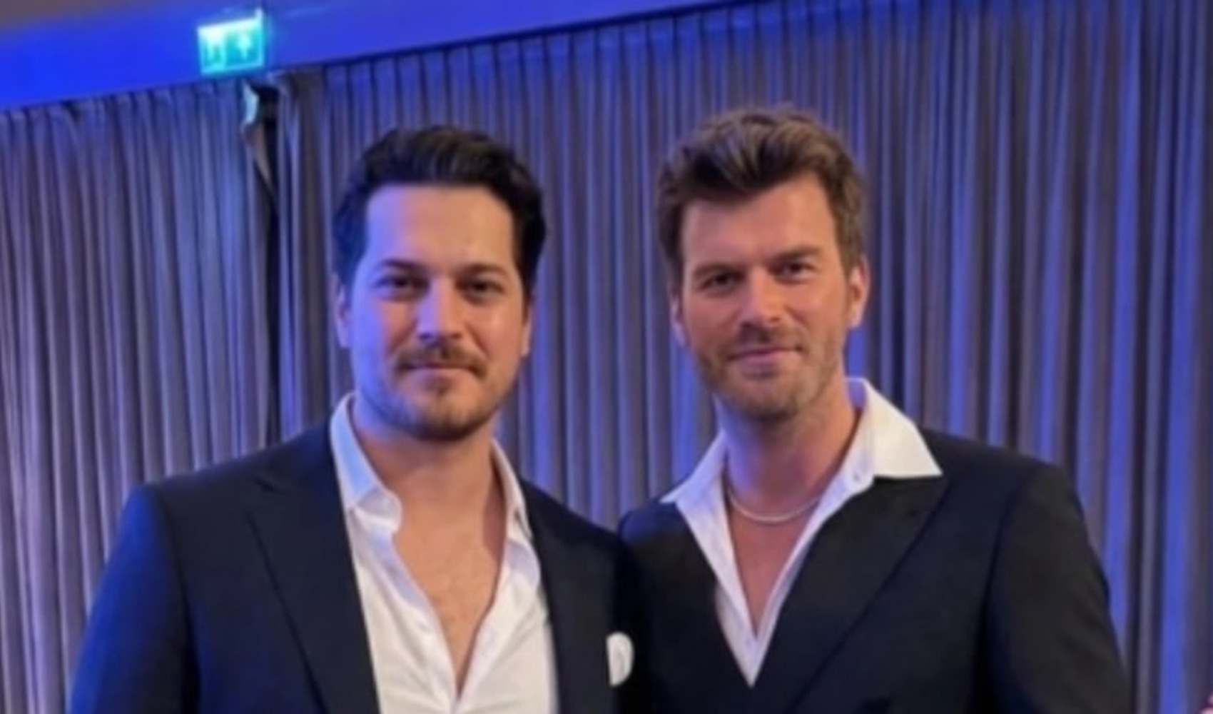 Kıvanç Tatlıtuğ e Çağatay Ulusoy si ritrovano allo stesso matrimonio
