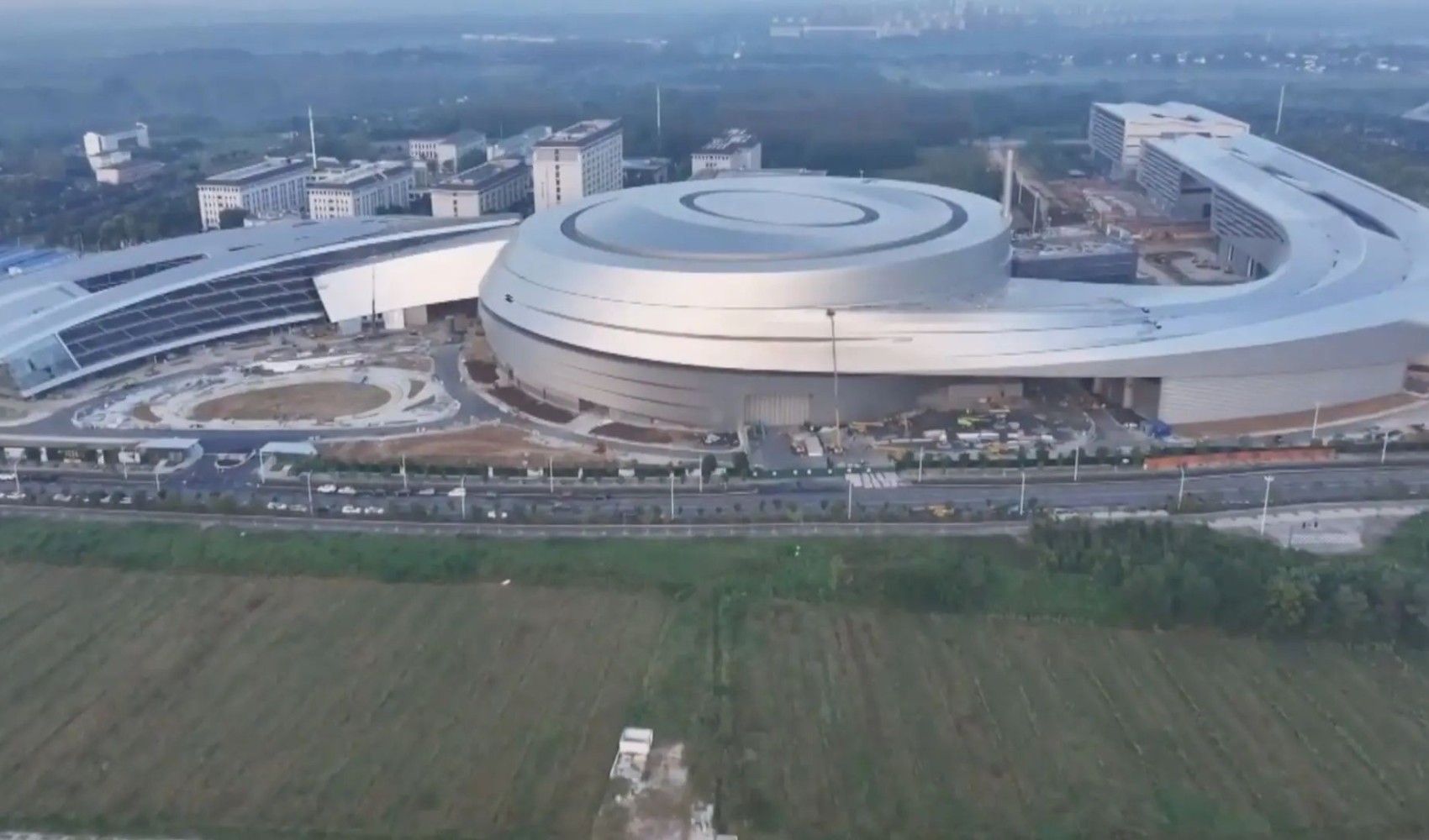 Completato il complesso principale del progetto del 'sole artificiale' cinese: avviata la fase di assemblaggio del reattore BEST