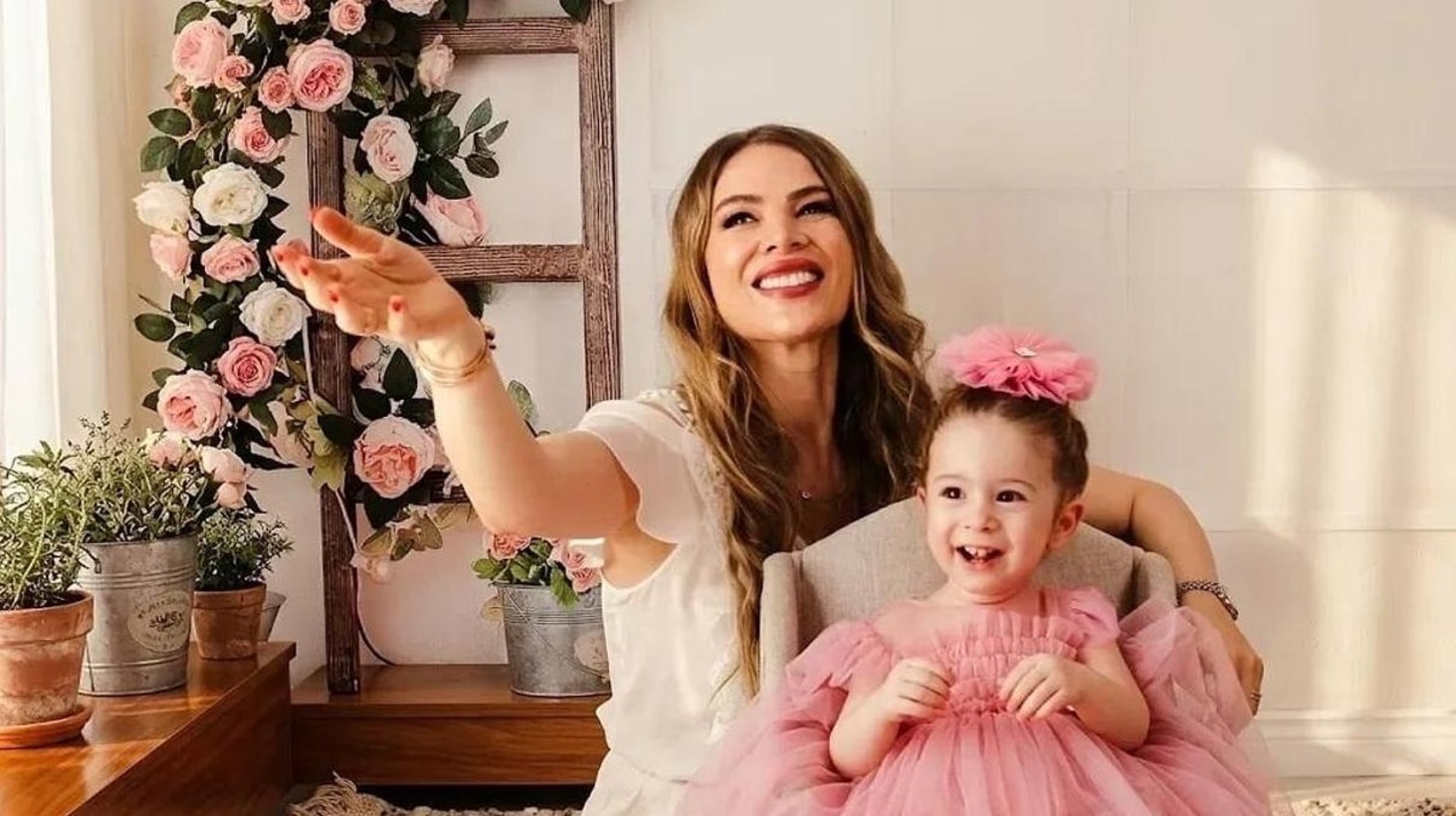 Elle avait déjà perdu son mari l'an dernier : l'ancienne Miss Turquie Fatoş Seğmen révèle la cause du décès de sa fille