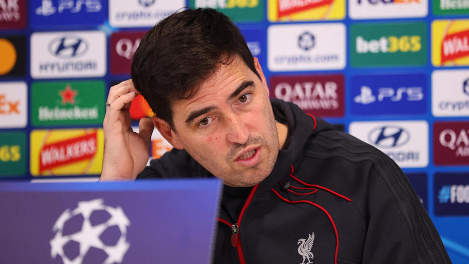 Andoni Iraola's appearance at the Champions League press conference.