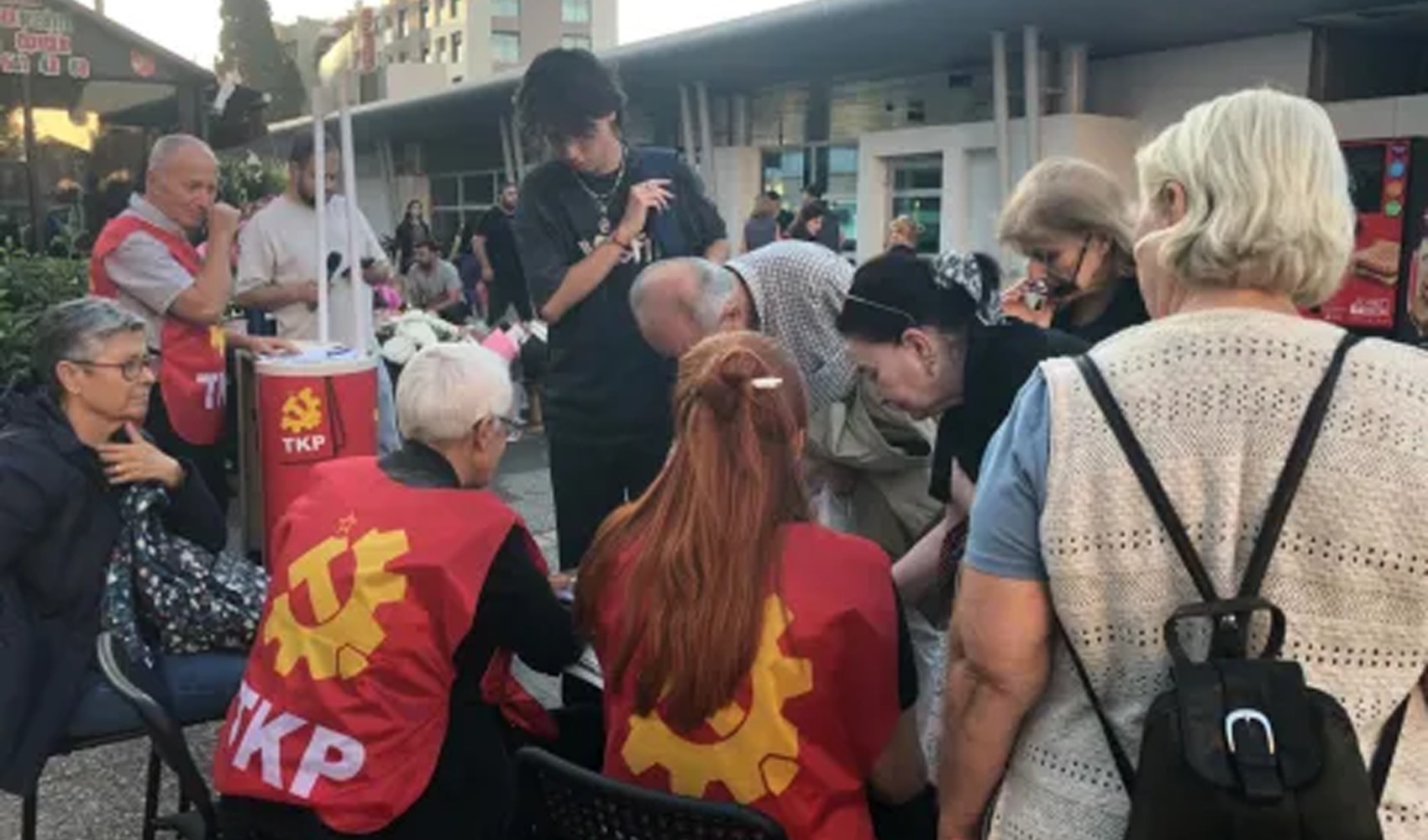 Campagna di dimissioni per Cemil Tugay: 'Interferenza con la volontà del popolo di Smirne'