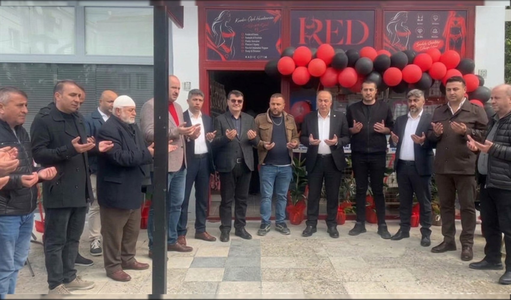 A Çorum, inaugurato un negozio di intimo con preghiere: il nastro è stato tagliato dal sindaco