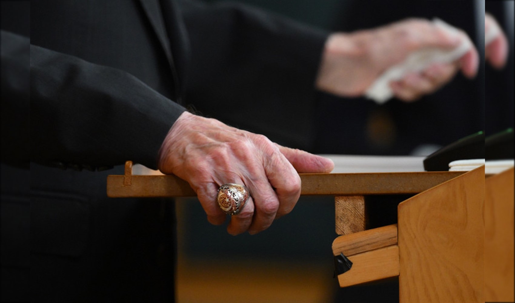 Bahçeli’s Turkish flag ring draws attention: Inscription on the side captured