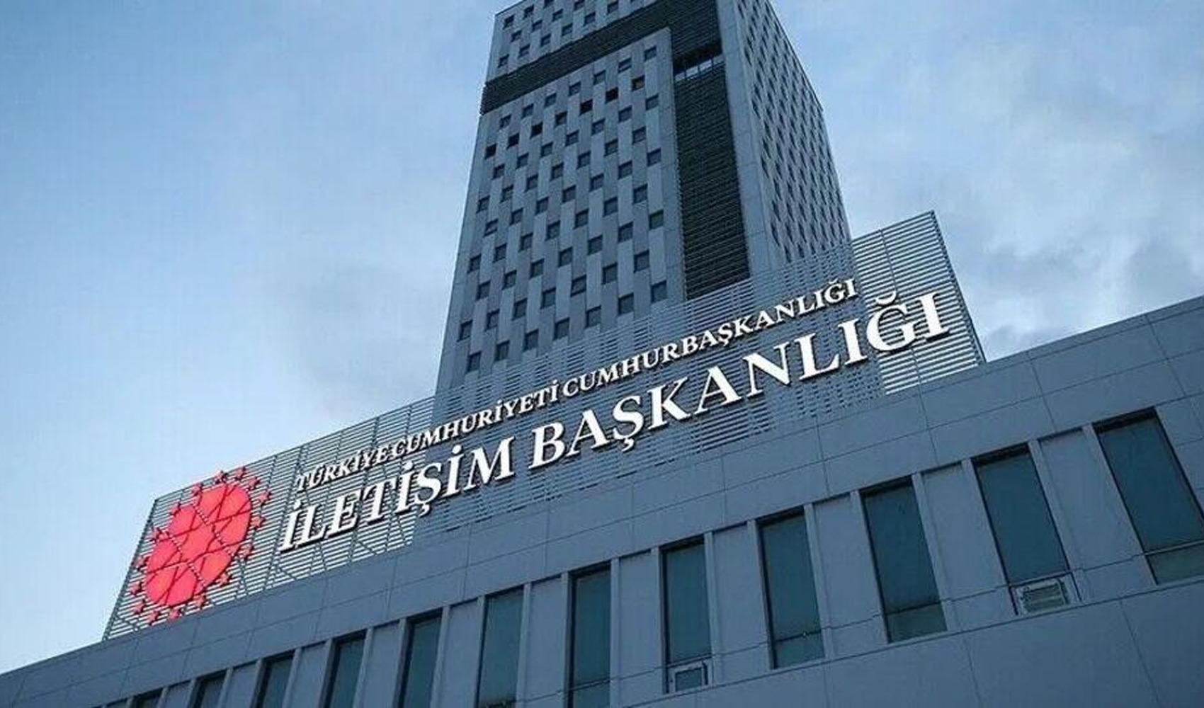 DMM’den, 'Azerbaycan’da Türk bayrağının indirilmeye çalışıldığı' iddialarına açıklama
