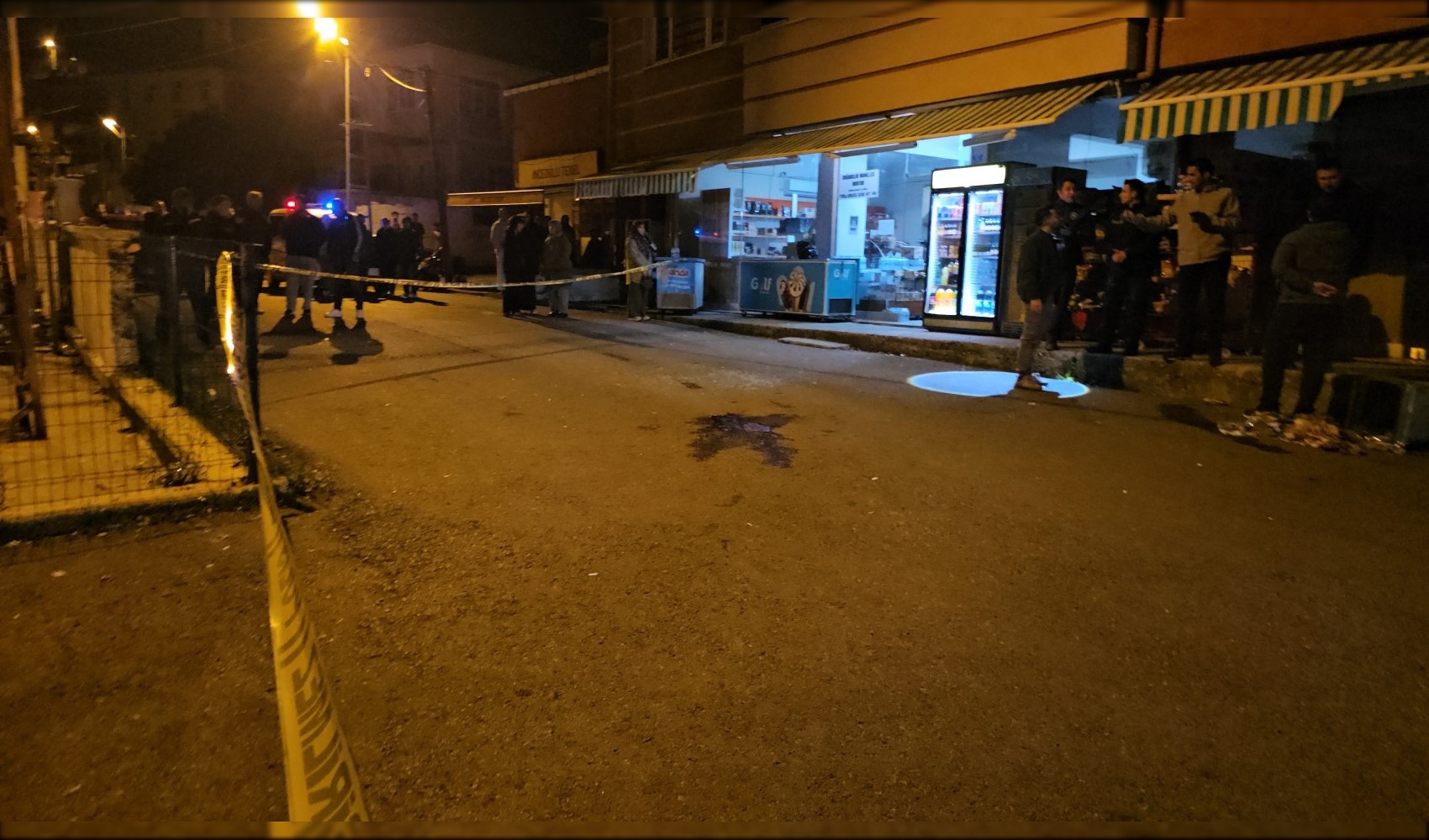 Boşanma aşamasındaki eşini ve araya giren genci vurdu