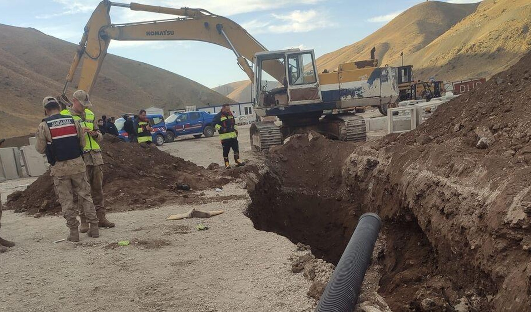 Erdeinsturz bei Infrastrukturarbeiten in Van: Arbeiter verschüttet und verstorben