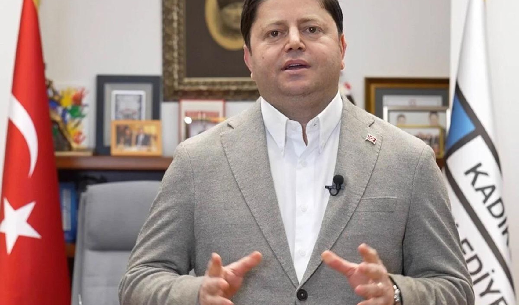 Kadıköy Mayor Mesut Kösedağı, facing expulsion from CHP, announces he will join the New Party