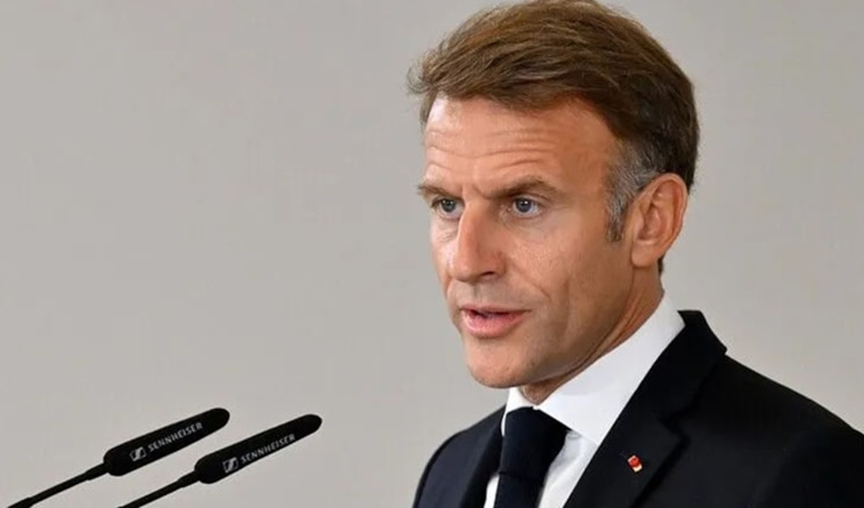 Divieto di manifestazione in Francia dopo le proteste dei Gilet Gialli: Macron annuncia nuove misure