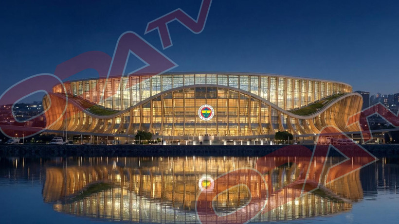 Cam cepheli, ışıklandırılmış ve suya yansıyan büyük stadyum tasarımı.