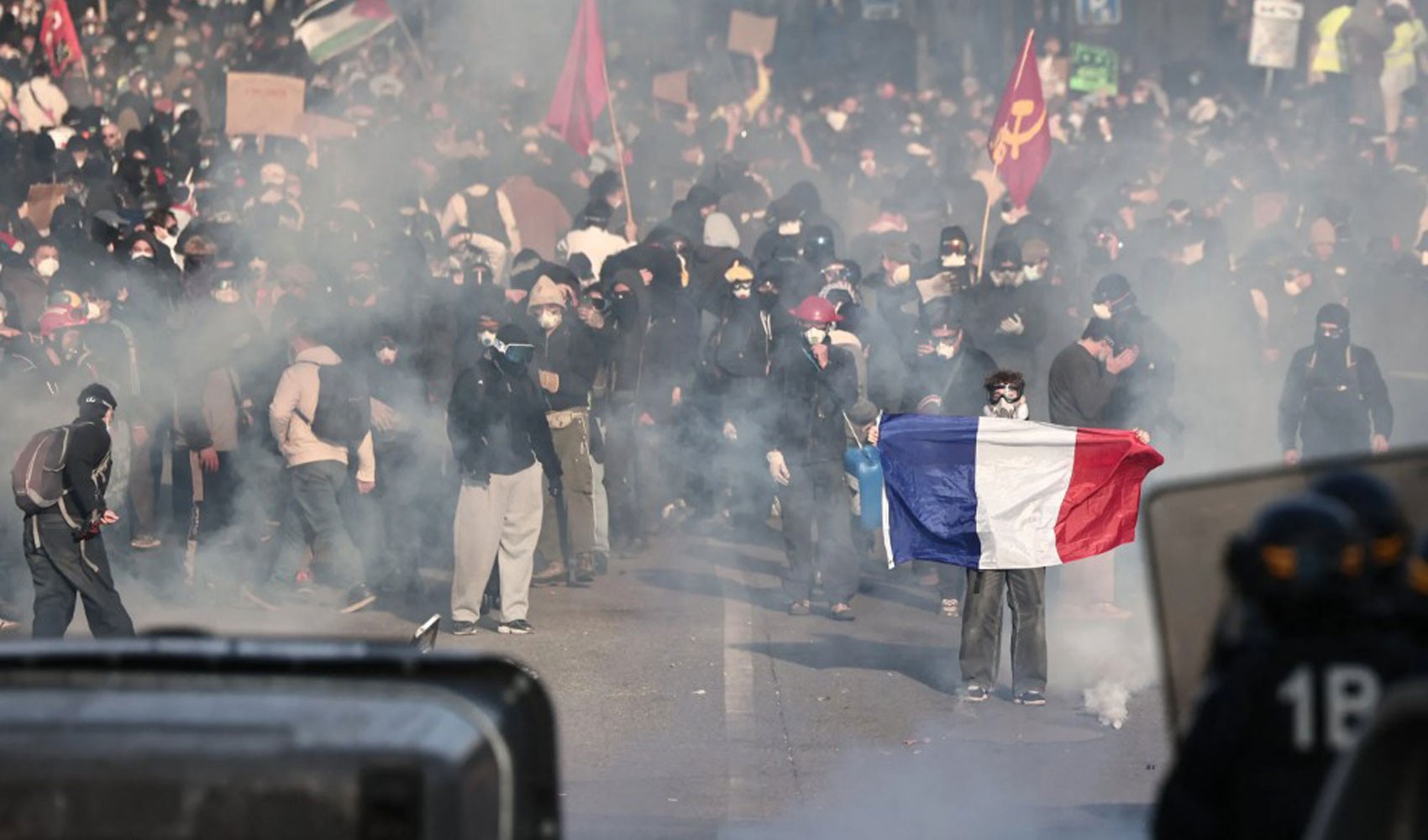 Protests against cost of living and education conditions continue in France: One thousand people detained