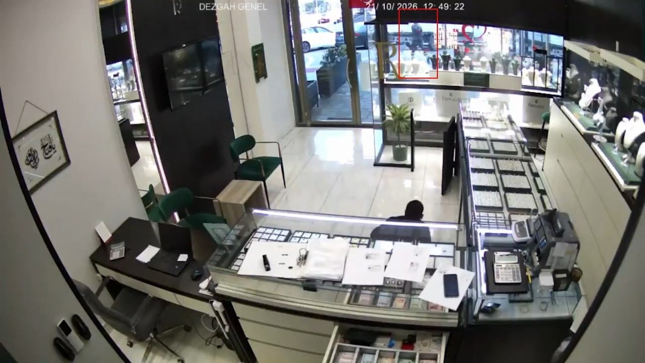 Esenyurt’taki kuyumcu saldırısına ilişkin güvenlik kamerası görüntüsü.