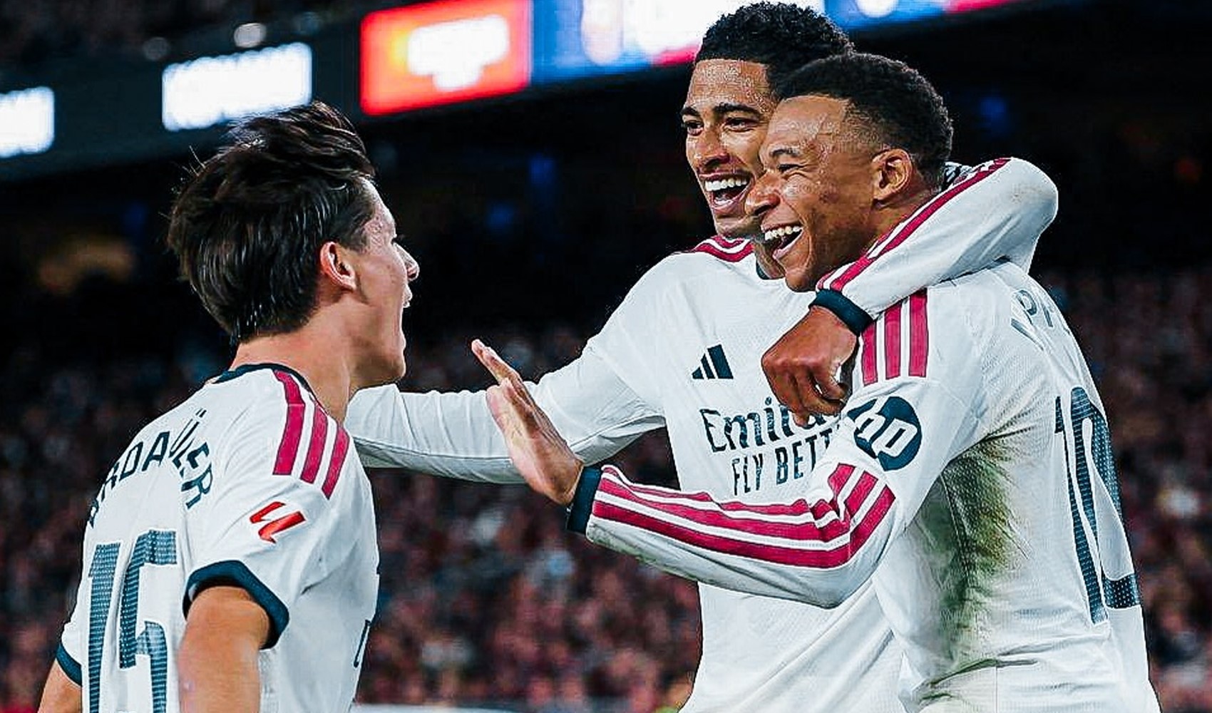 Un message marquant après la victoire au Clasico : la réponse d'Arda Güler à la publication du Real Madrid « Je t'aime toujours »