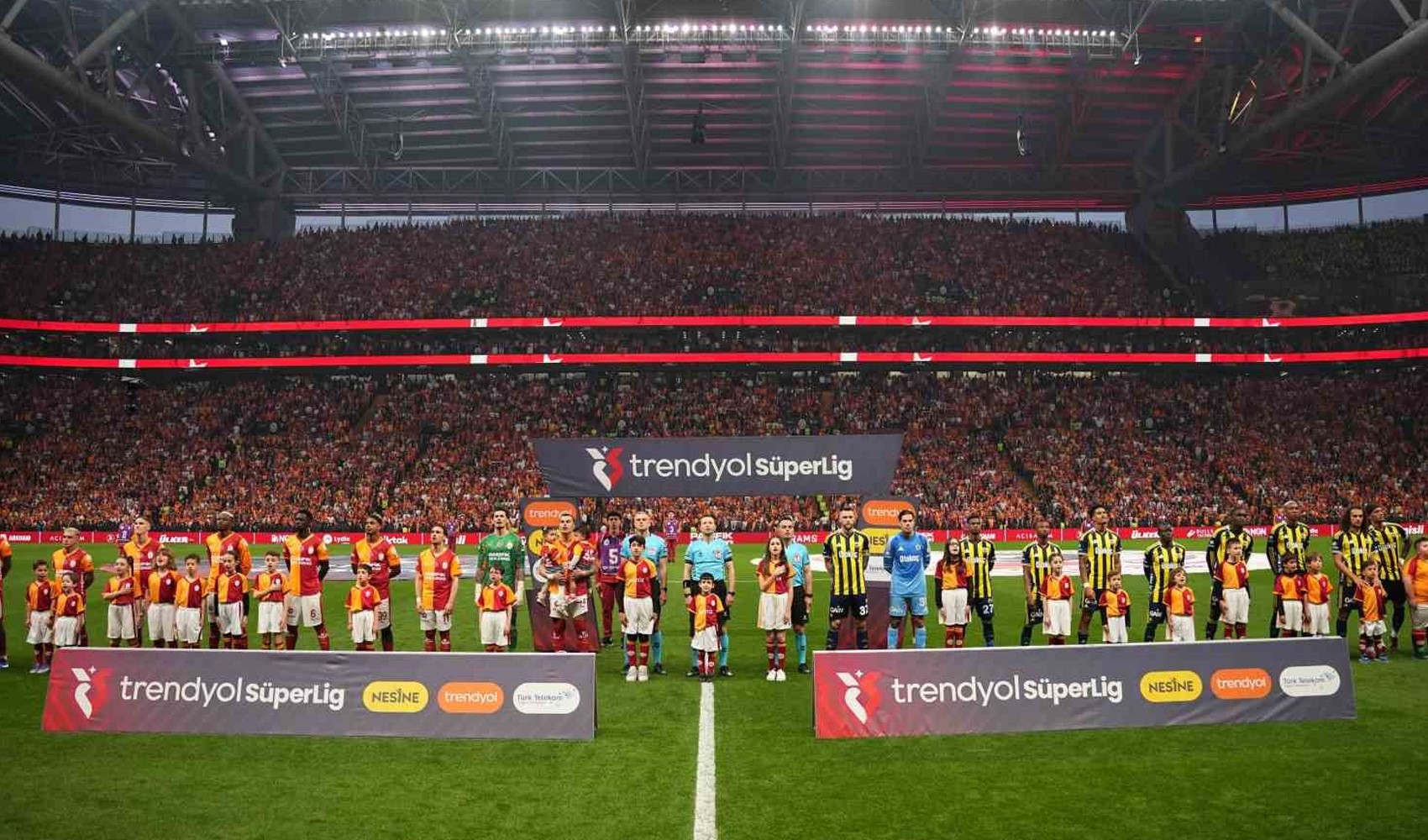 Quand et à quelle heure aura lieu le derby Galatasaray-Fenerbahçe, sur quelle chaîne ? Compositions probables