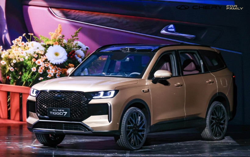 Tanıtım sahnesinde sergilenen yeni Chery TIGGO 7 modeli.