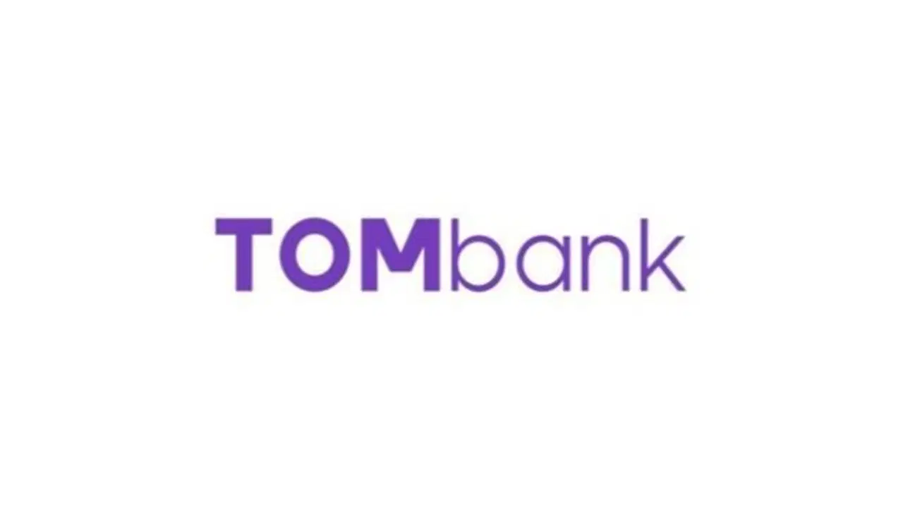 TOM Bank logosunun bulunduğu sade görsel.