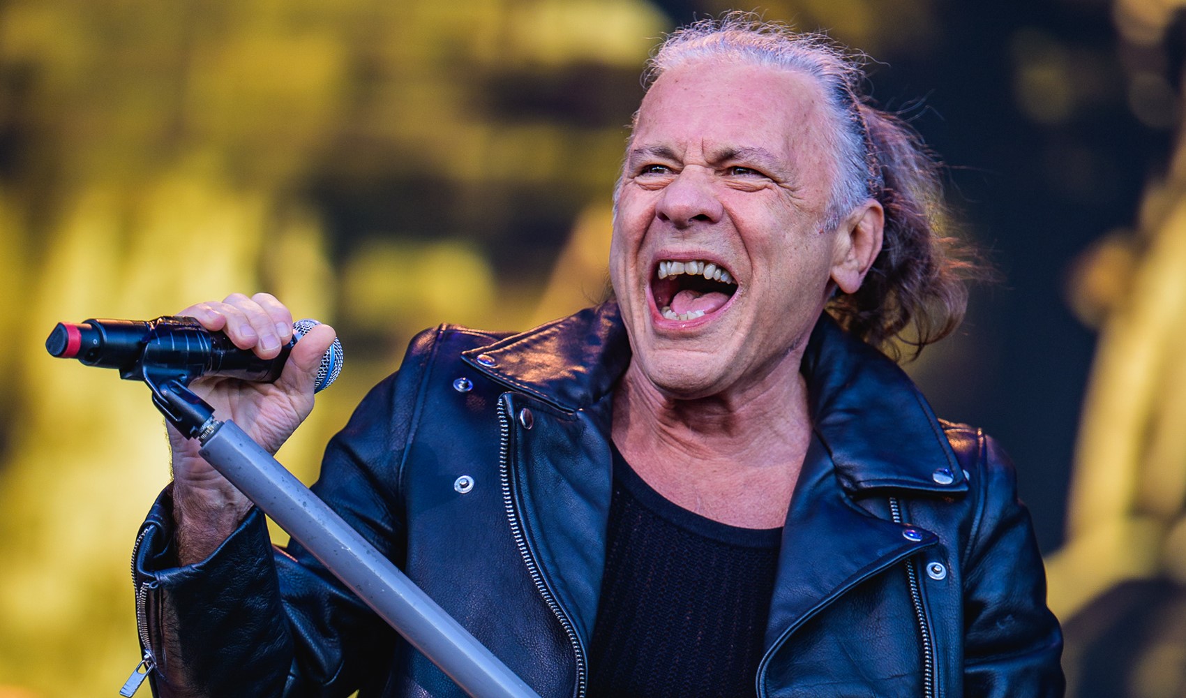 La voix légendaire d'Iron Maiden, Bruce Dickinson, annonce une bonne nouvelle à ses fans : le calendrier de la billetterie pour le concert d'Istanbul est dévoilé
